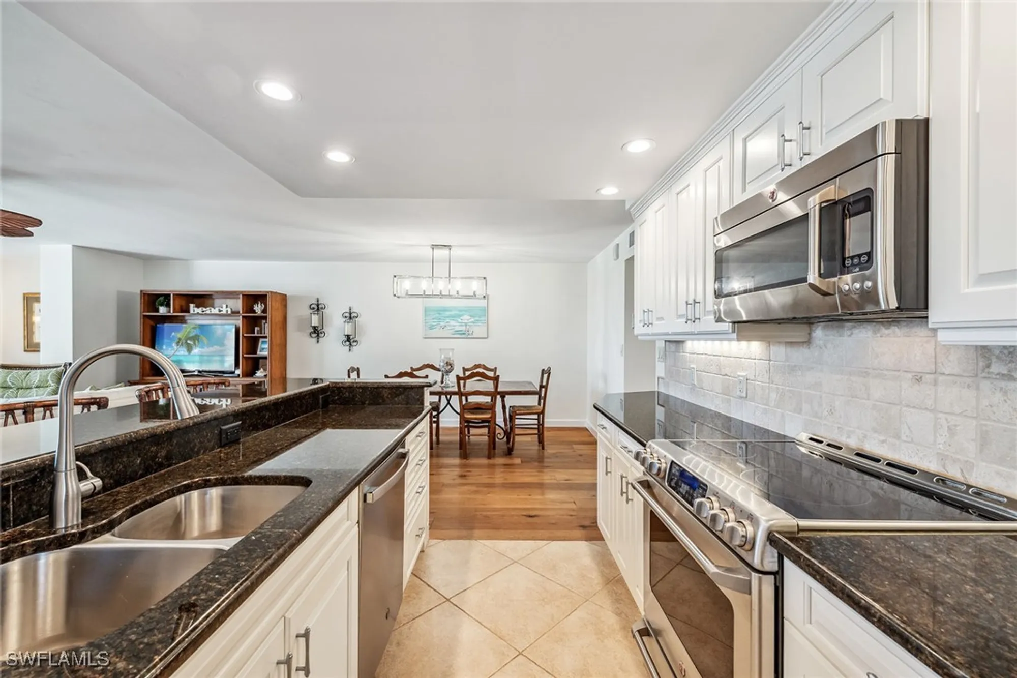 Property Slideshow image 6 of 27 | 3000 gulf shore blvd 207, Naples, FL, 34103