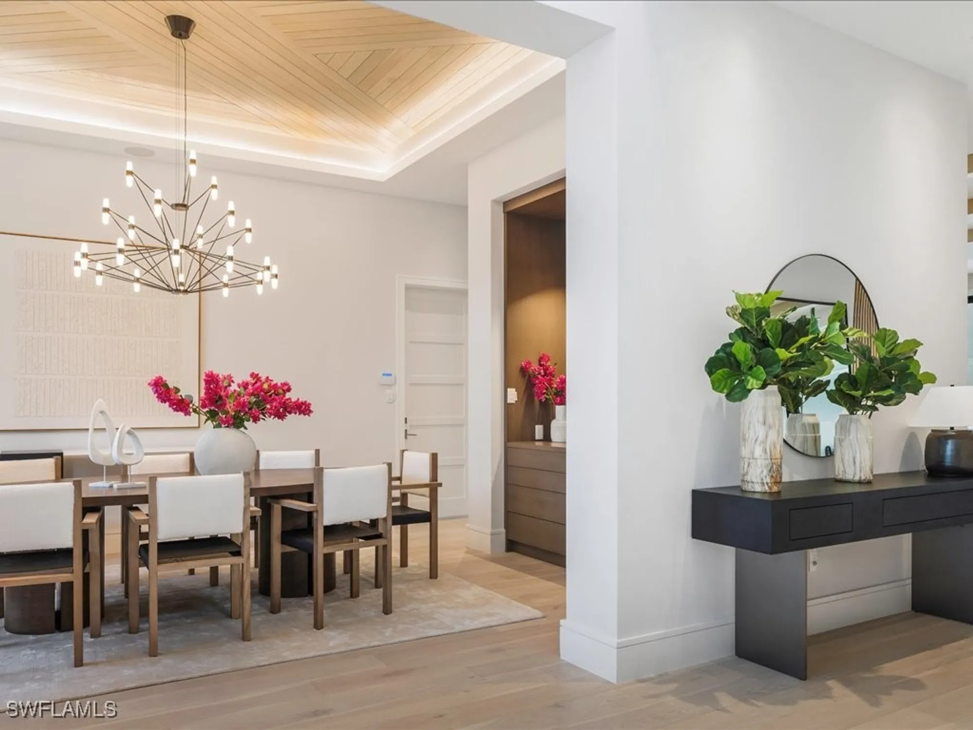 Property Slideshow image 10 of 50 | 612 binnacle dr, Naples, FL, 34103