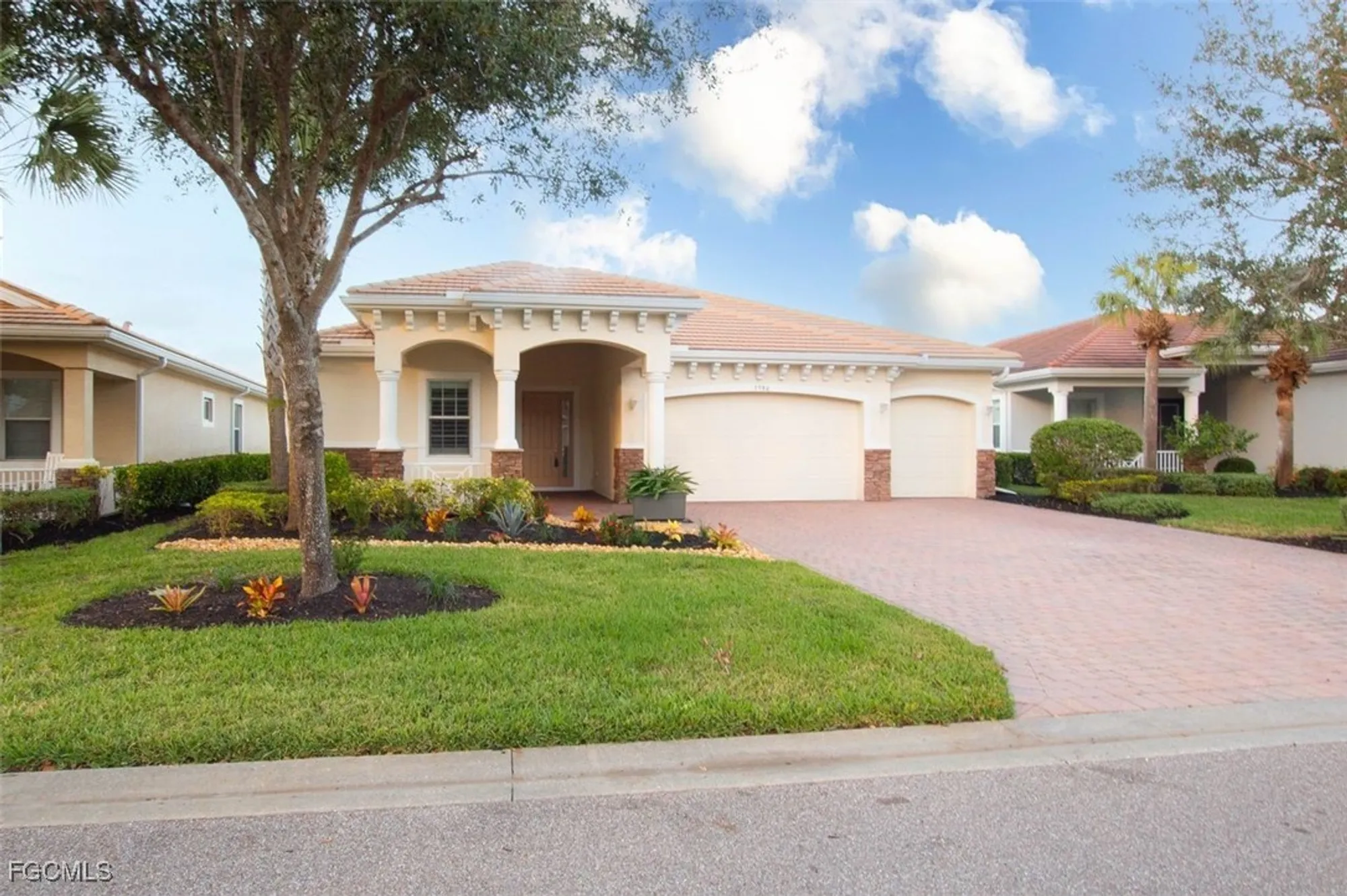 Property Slideshow image 3 of 41 | 3980 otter bend cir, Fort Myers, FL, 33905