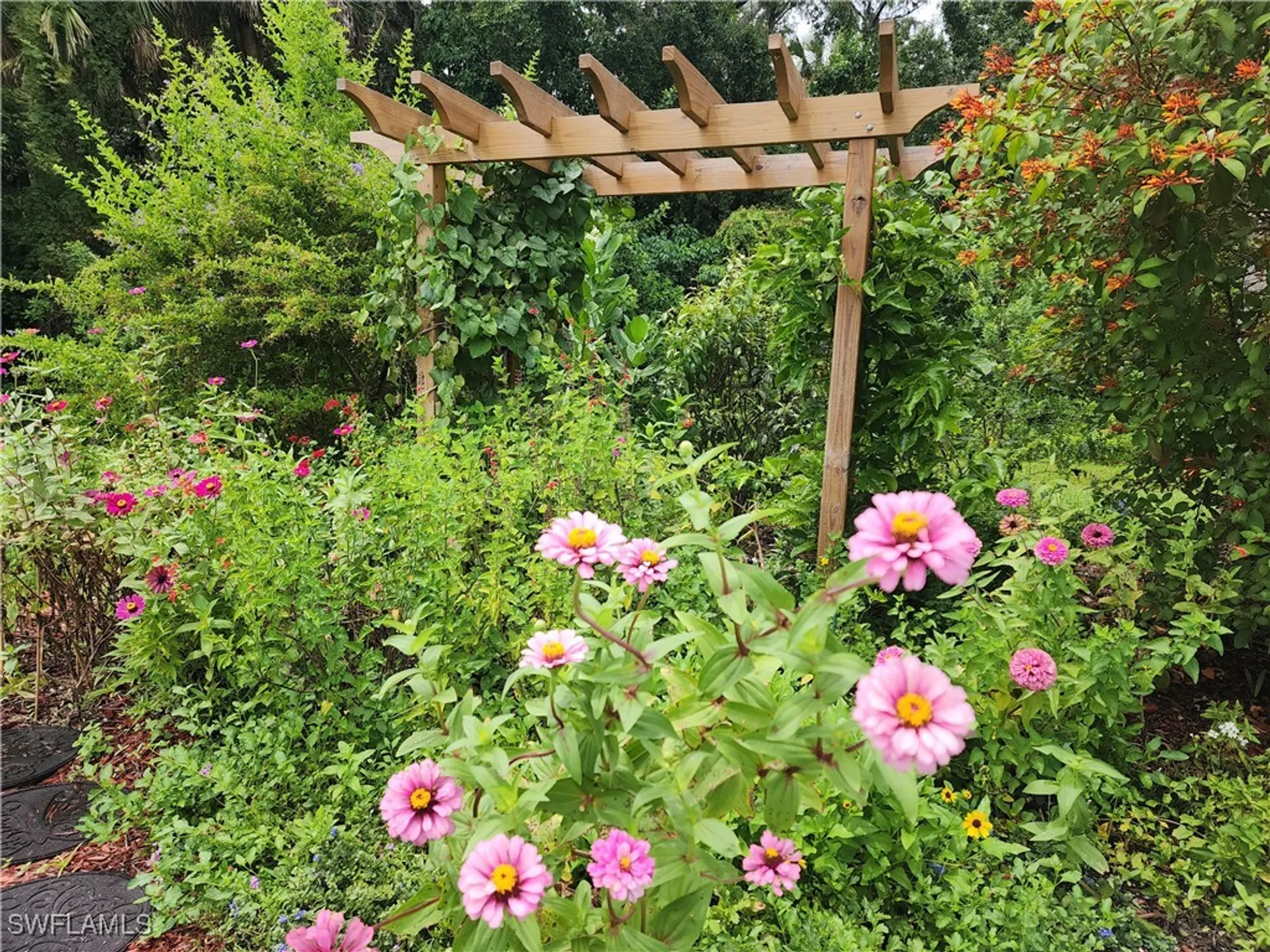 Property Slideshow image 21 of 25 | 9540 green cypress ln # 9-a2, Fort Myers, FL, 33905