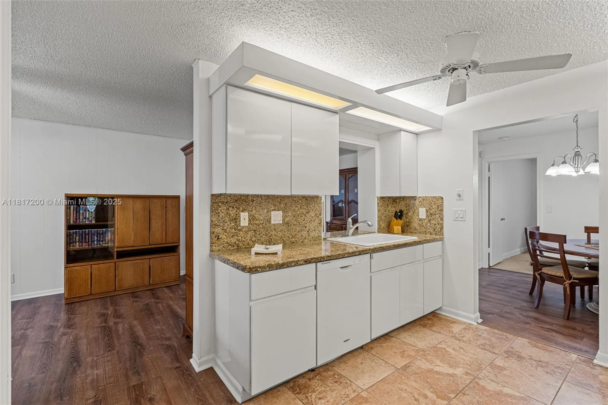 Property Slideshow image 14 of 55 | 1110 nw 90th way, Plantation, FL, 33322