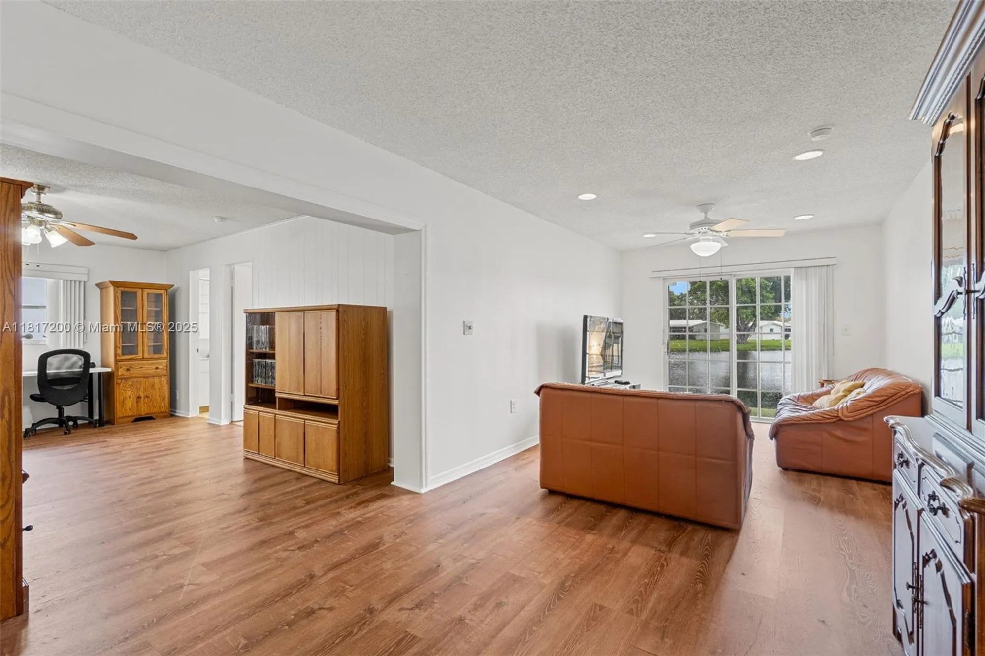 Property Slideshow image 19 of 55 | 1110 nw 90th way, Plantation, FL, 33322
