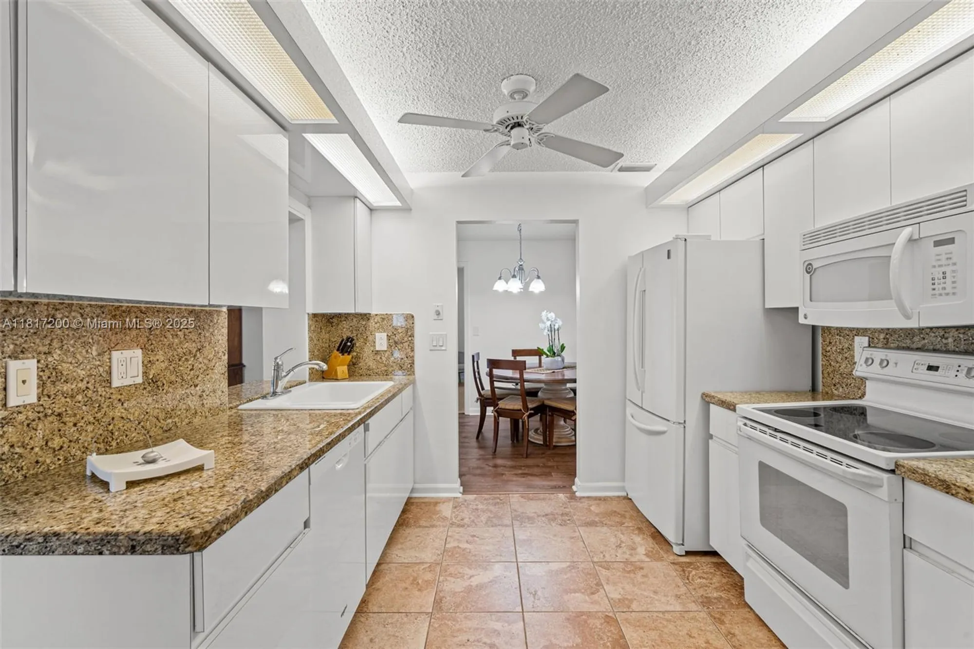 Property Slideshow image 13 of 55 | 1110 nw 90th way, Plantation, FL, 33322