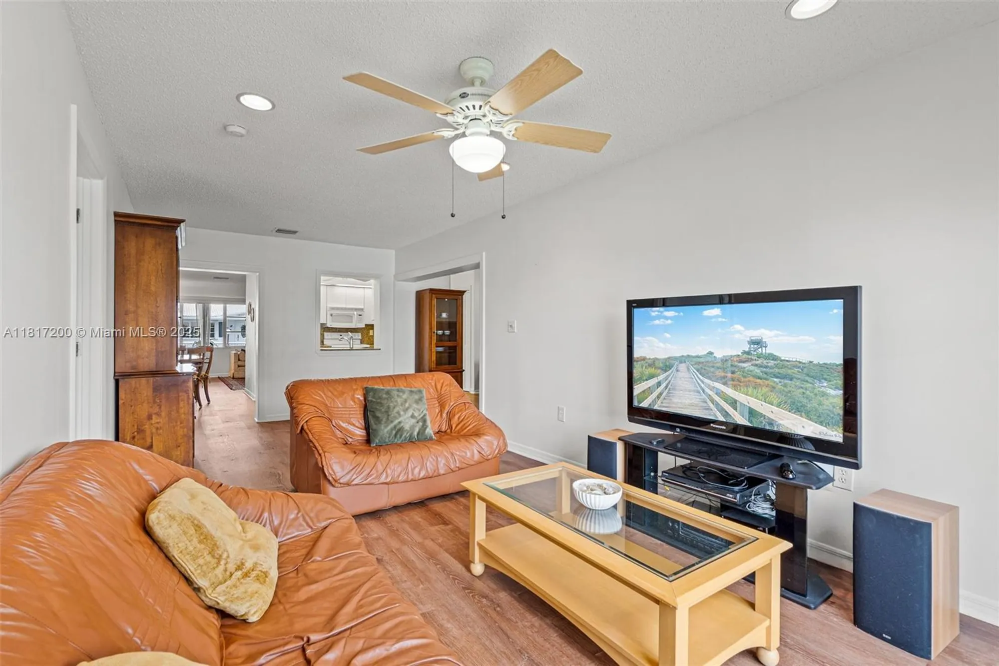 Property Slideshow image 21 of 55 | 1110 nw 90th way, Plantation, FL, 33322