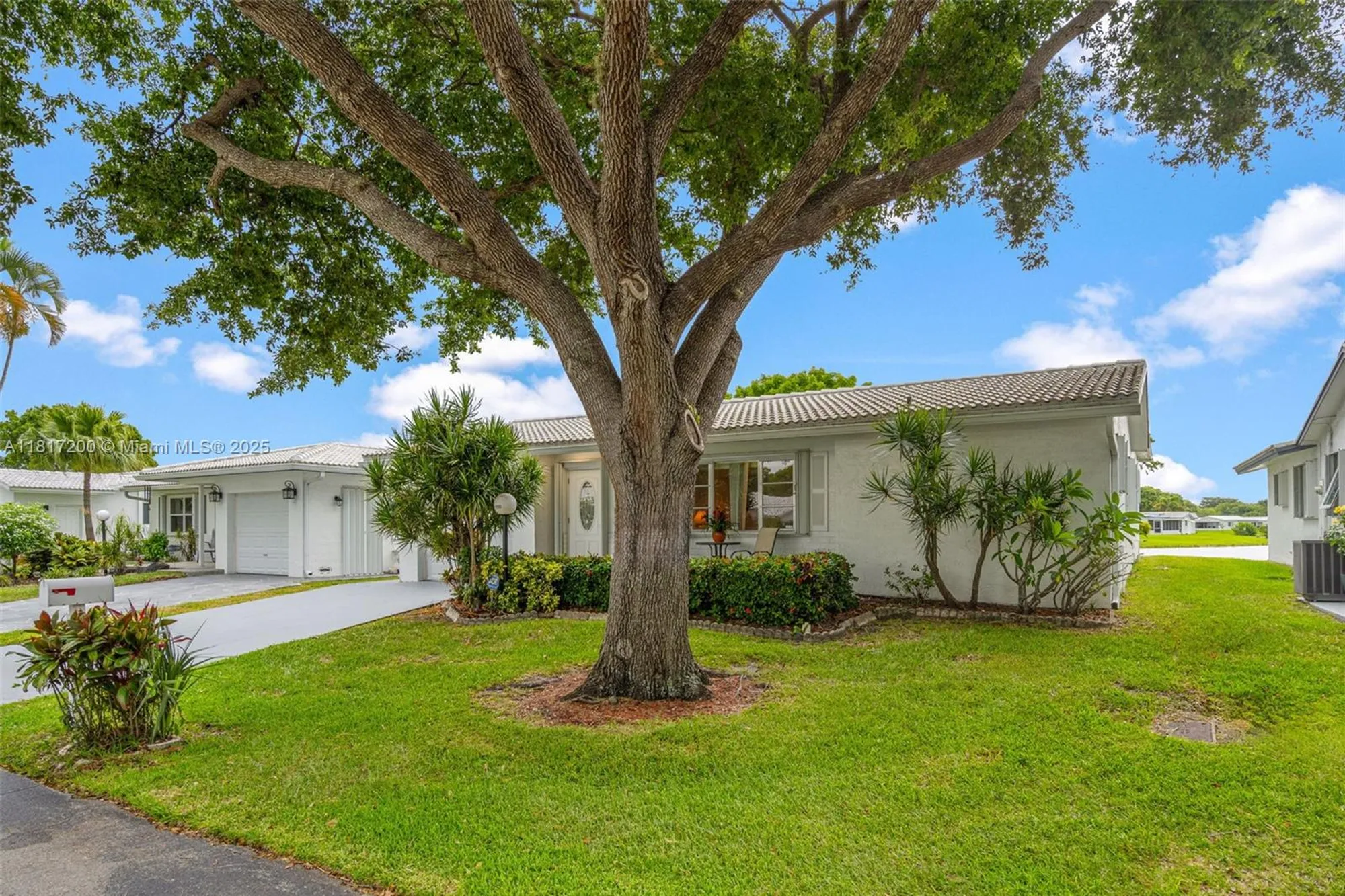 Property Slideshow image 4 of 55 | 1110 nw 90th way, Plantation, FL, 33322