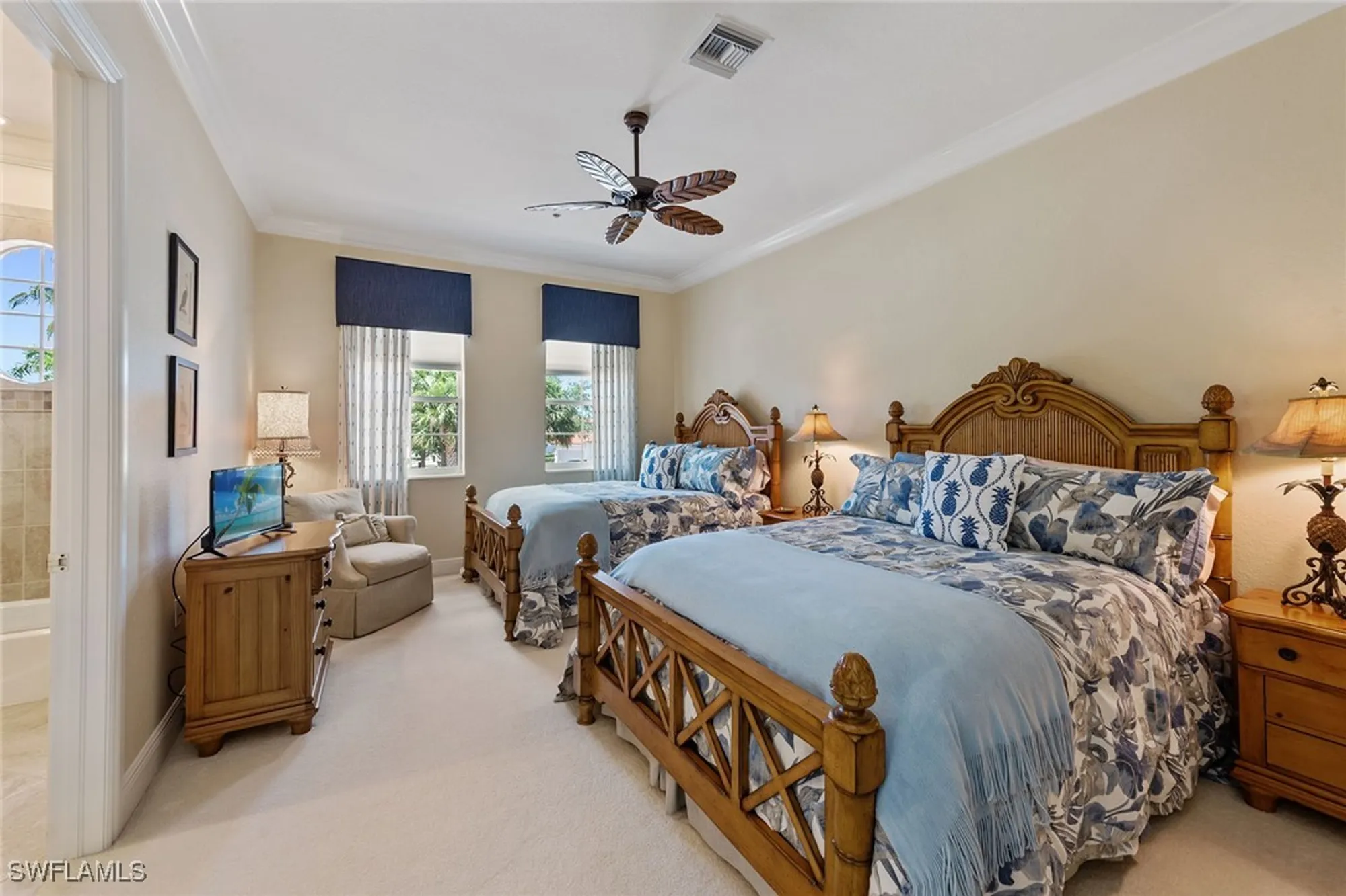 Property Slideshow image 19 of 50 | 3160 serena ln apt 202, Naples, FL, 34114