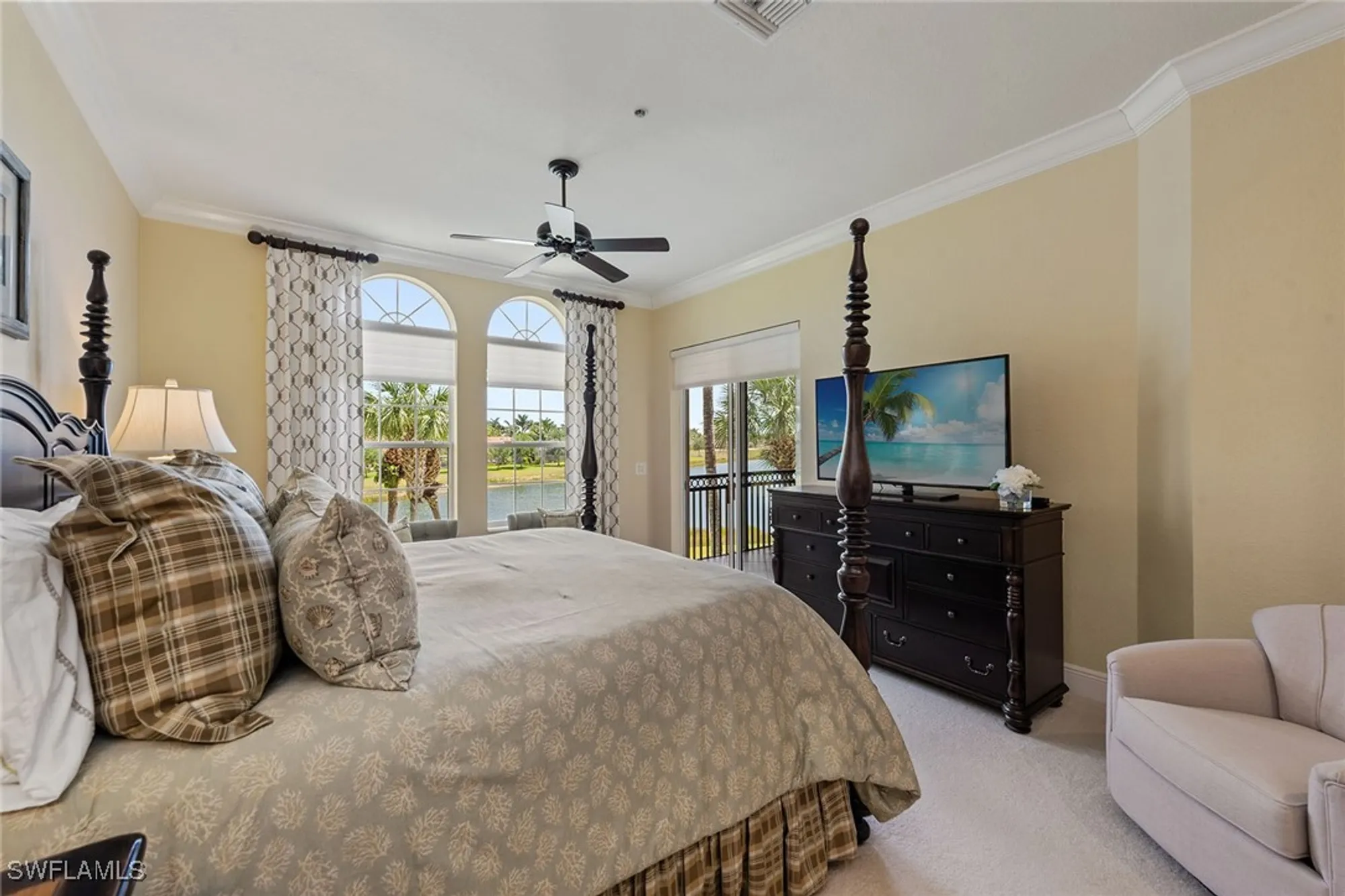 Property Slideshow image 12 of 50 | 3160 serena ln apt 202, Naples, FL, 34114