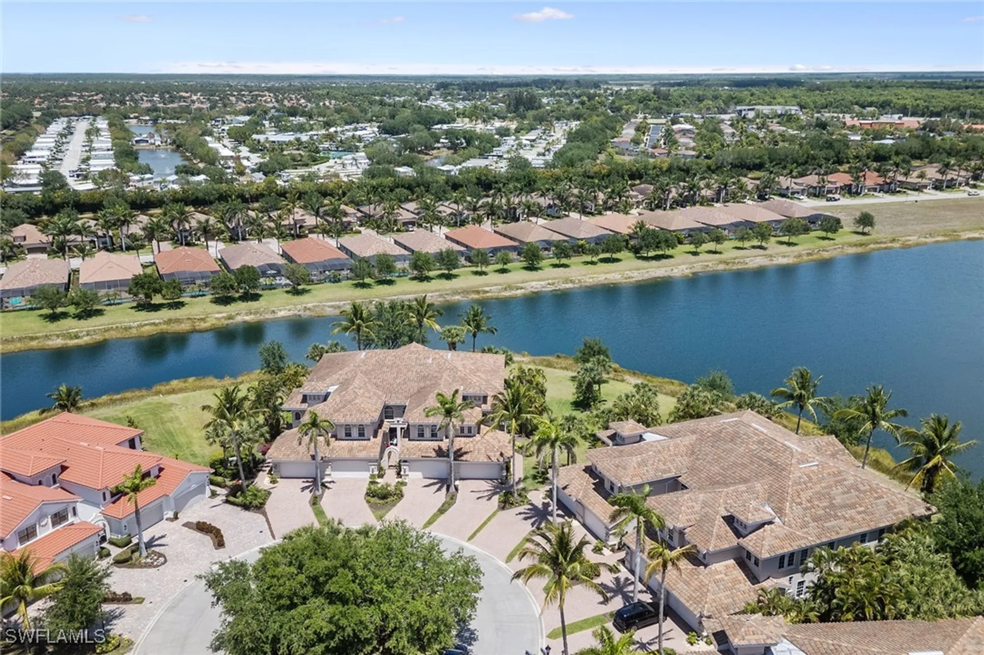 Property Slideshow image 29 of 50 | 3160 serena ln apt 202, Naples, FL, 34114