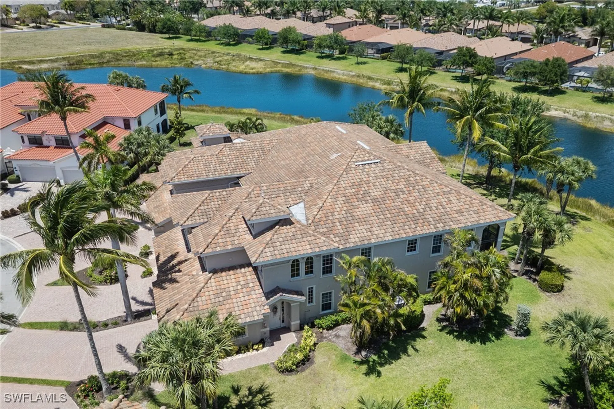 Property Slideshow image 30 of 50 | 3160 serena ln apt 202, Naples, FL, 34114