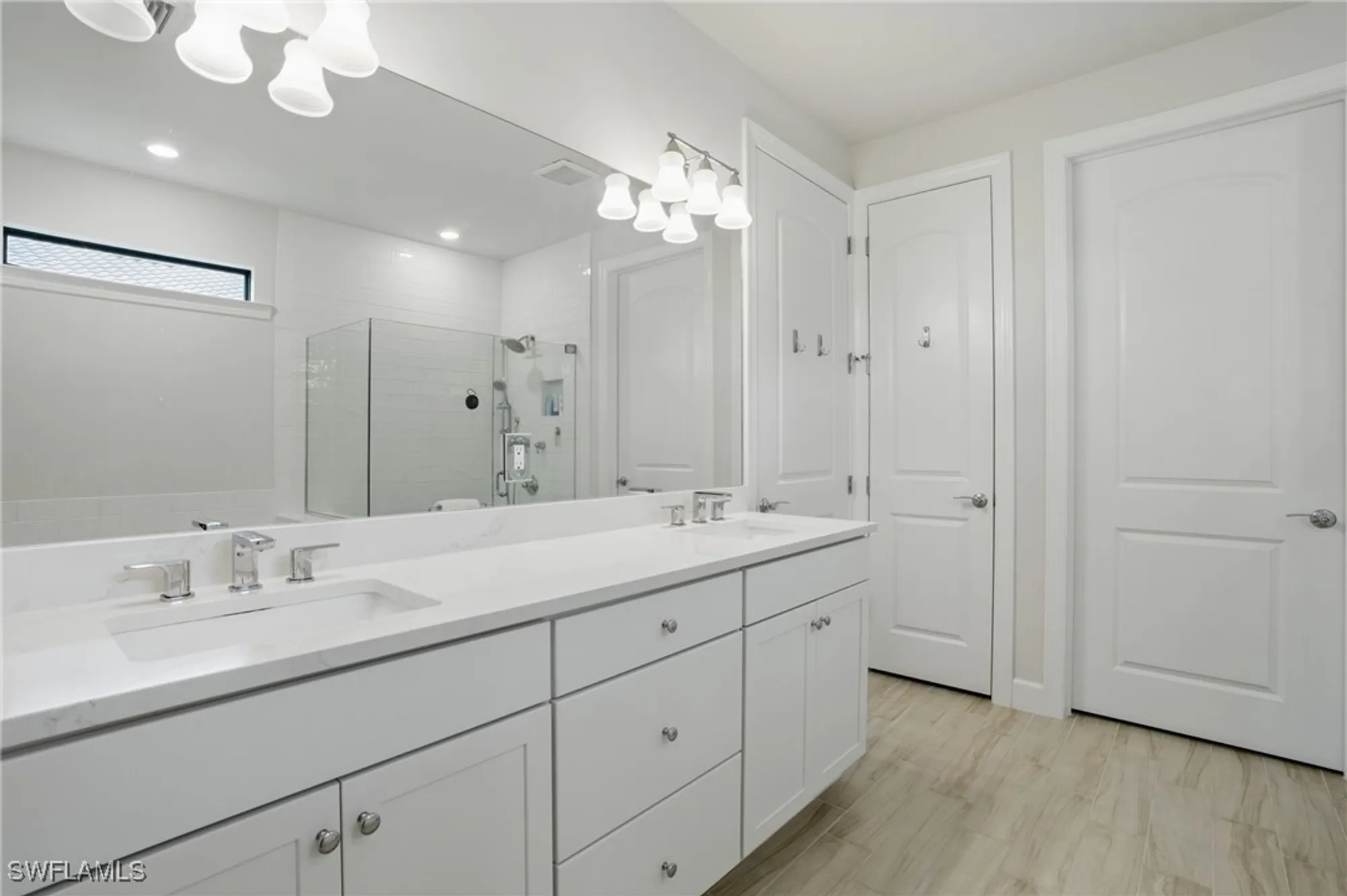 Property Slideshow image 14 of 38 | 12905 hadley ct, Fort Myers, FL, 33913