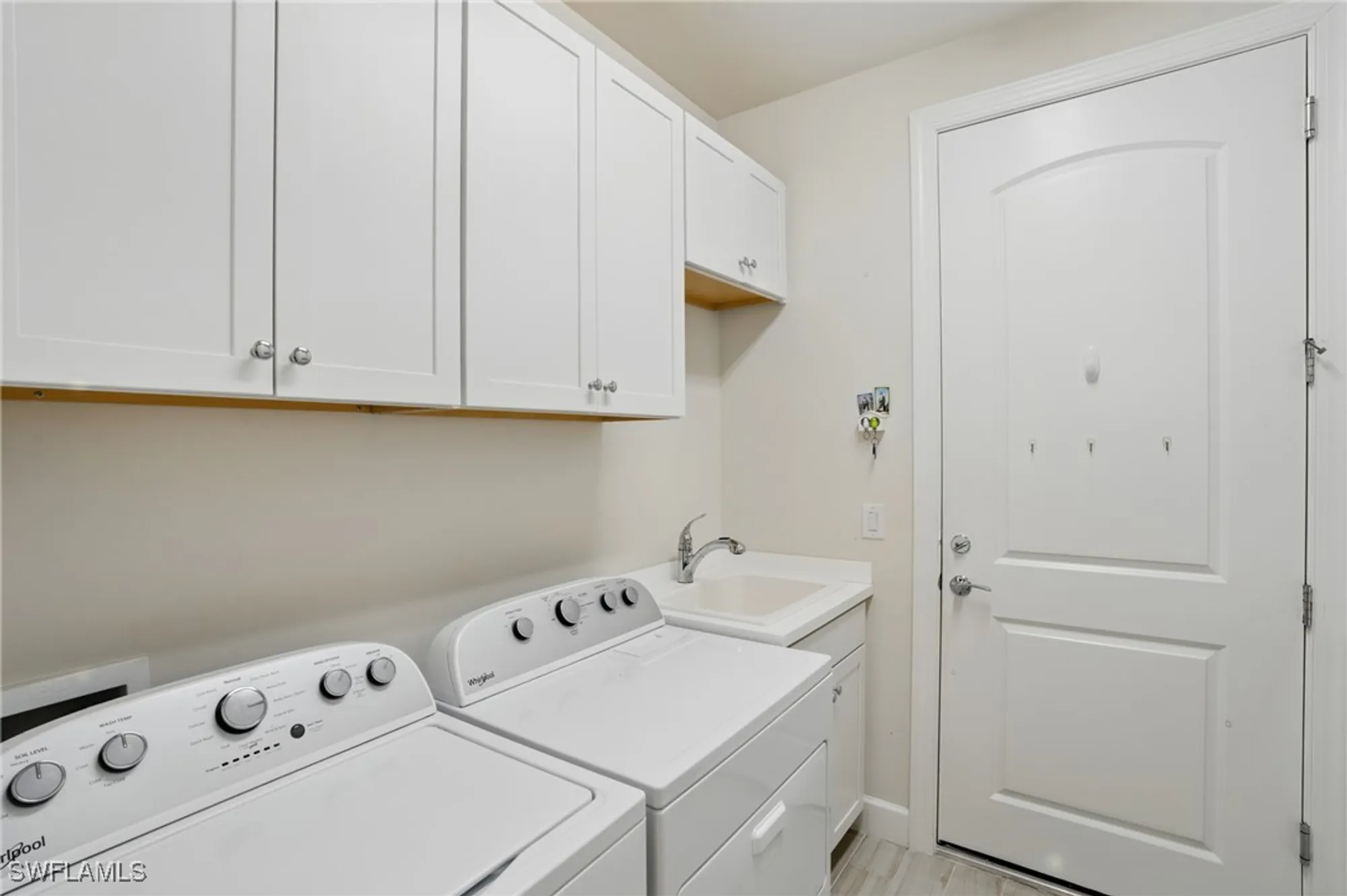 Property Slideshow image 24 of 38 | 12905 hadley ct, Fort Myers, FL, 33913