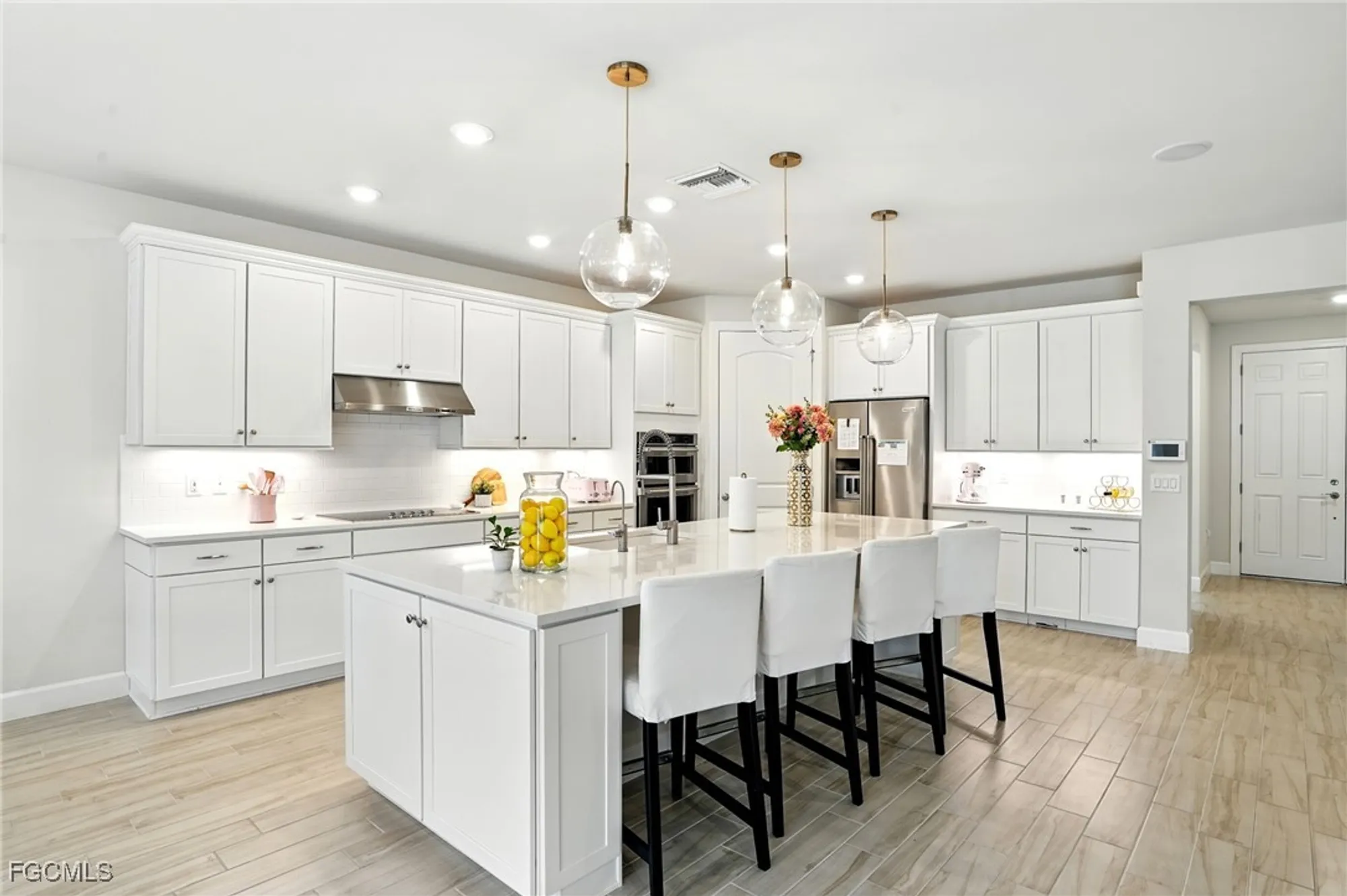 Property Slideshow image 8 of 38 | 12905 hadley ct, Fort Myers, FL, 33913