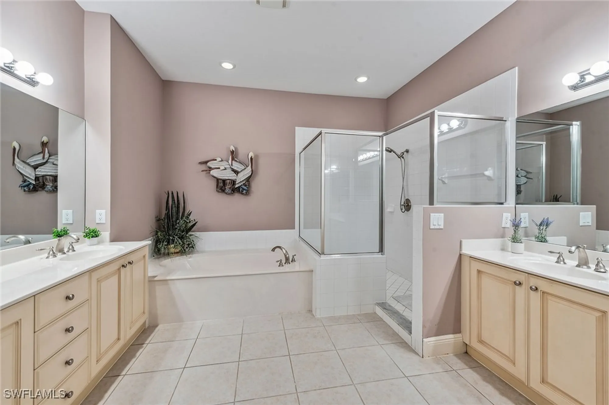 Property Slideshow image 15 of 50 | 3189 aviamar cir 202, Naples, FL, 34114
