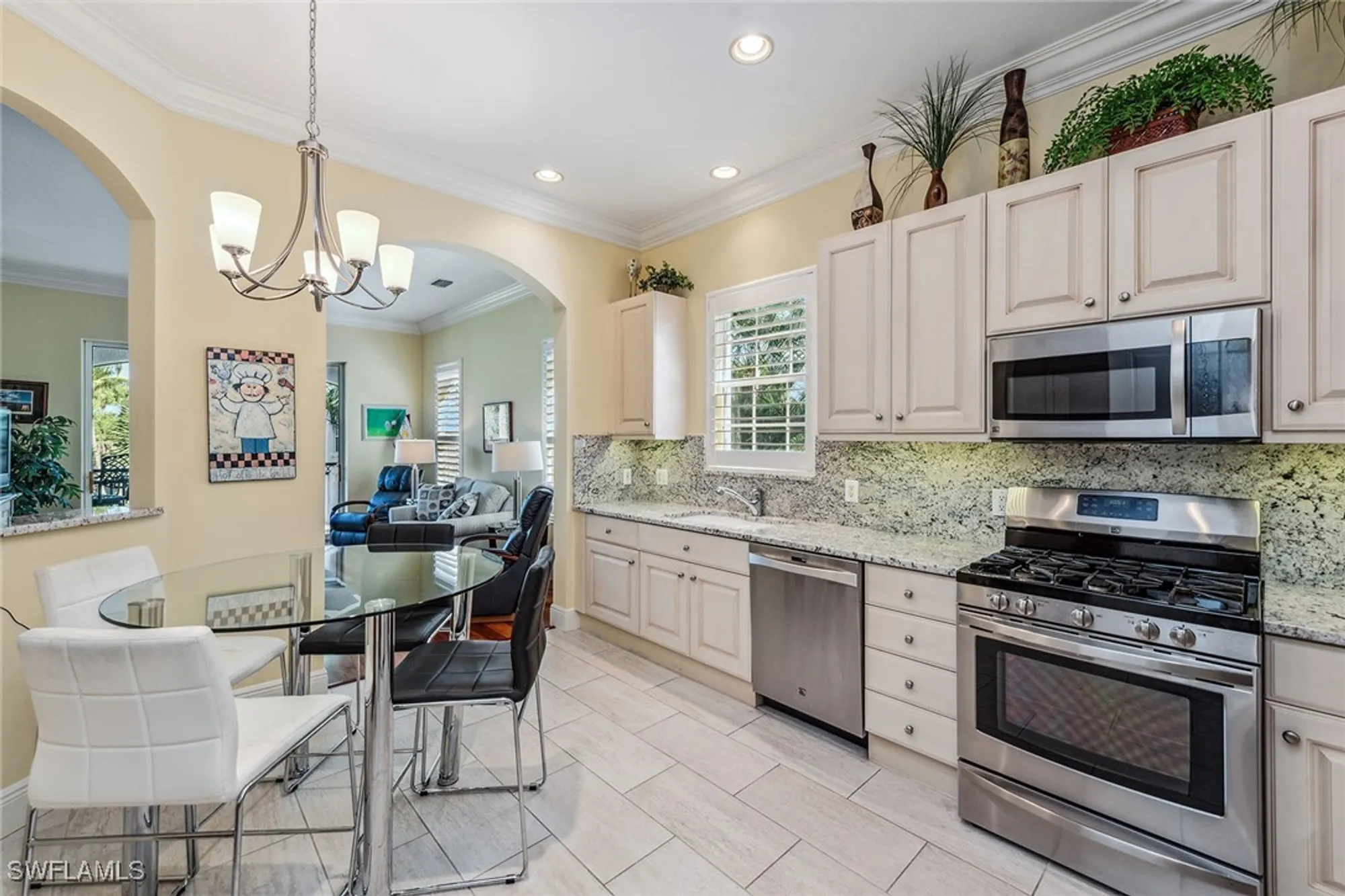 Property Slideshow image 10 of 50 | 3189 aviamar cir 202, Naples, FL, 34114