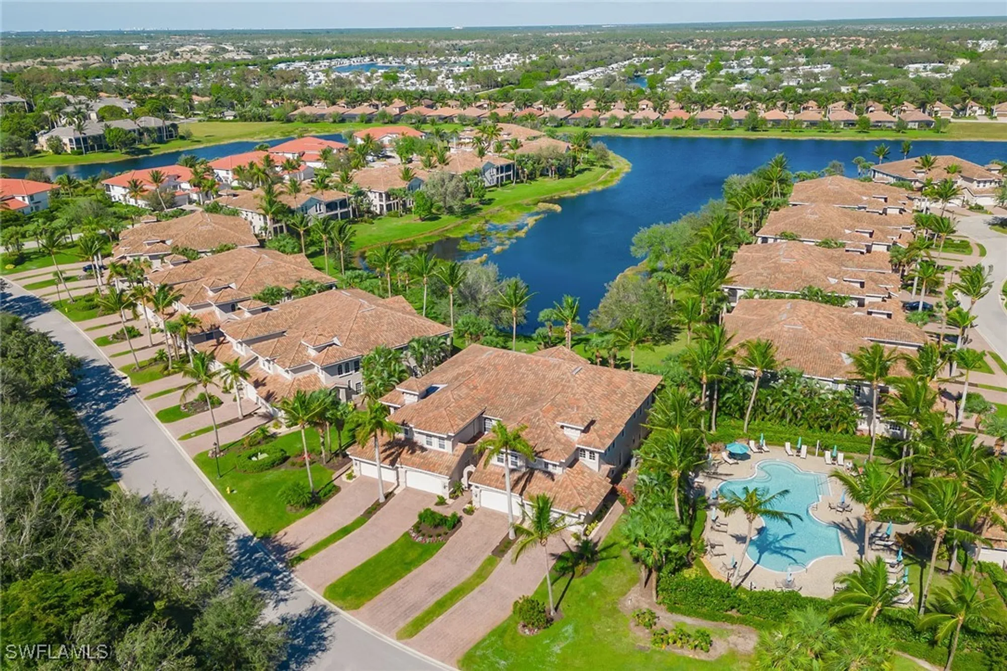 Property Slideshow image 30 of 50 | 3189 aviamar cir 202, Naples, FL, 34114