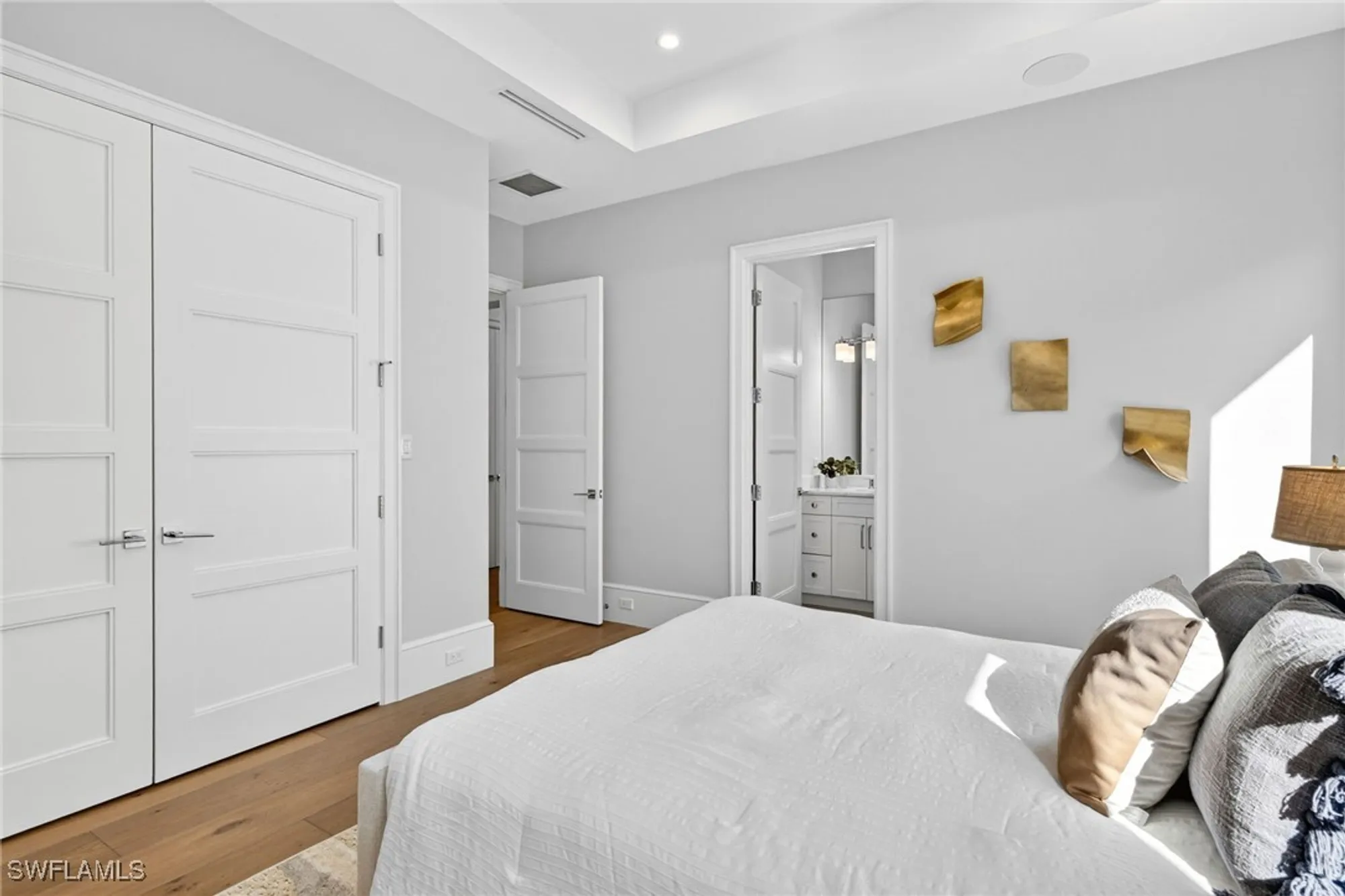 Property Slideshow image 28 of 37 | 375 bow line dr, Naples, FL, 34103