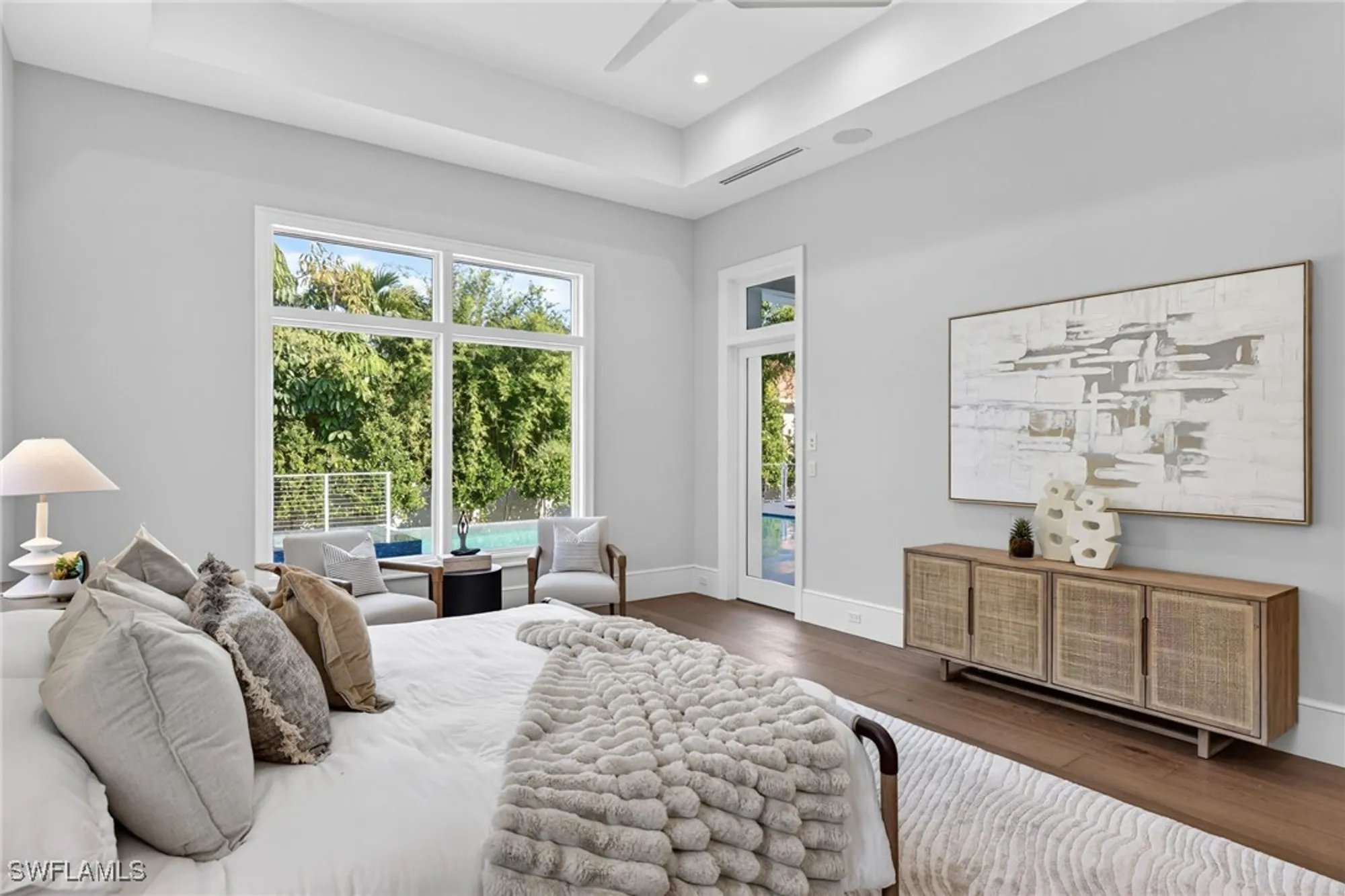 Property Slideshow image 20 of 37 | 375 bow line dr, Naples, FL, 34103