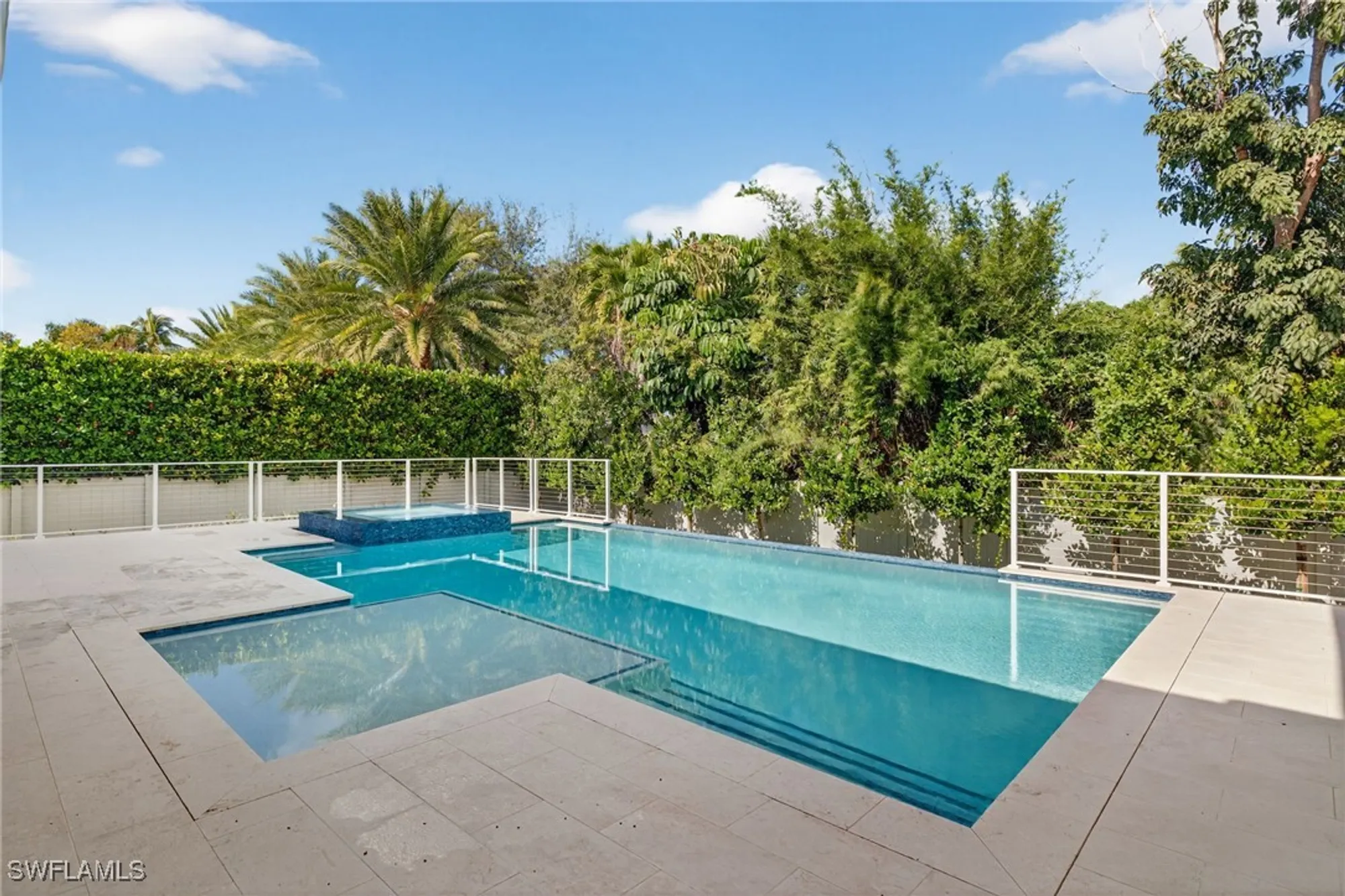 Property Slideshow image 36 of 37 | 375 bow line dr, Naples, FL, 34103