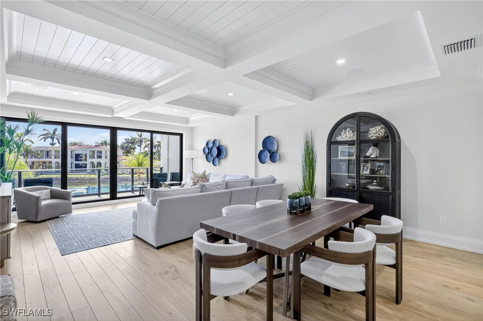 Property Slideshow image 14 of 46 | 1820 gulf shore blvd n unit 202, Naples, FL, 34102