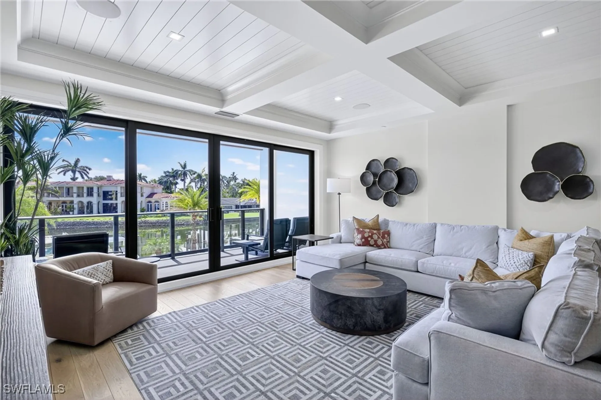 Property Slideshow image 12 of 46 | 1820 gulf shore blvd n unit 202, Naples, FL, 34102