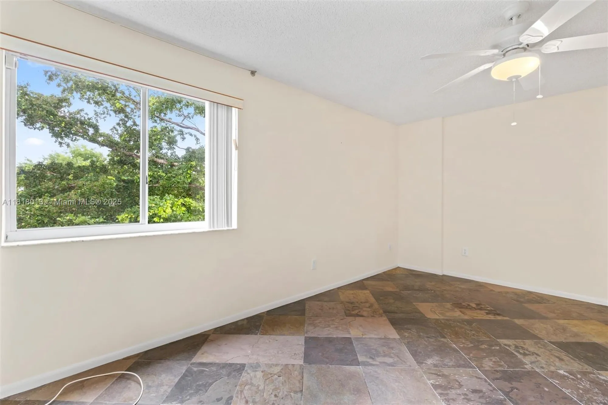 Property Slideshow image 18 of 39 | 9511 weldon cir g406, Tamarac, FL, 33321