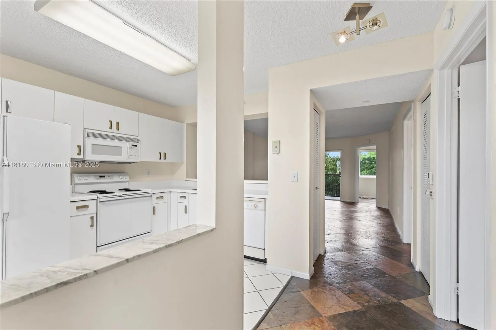 Property Slideshow image 1 of 39 | 9511 weldon cir g406, Tamarac, FL, 33321