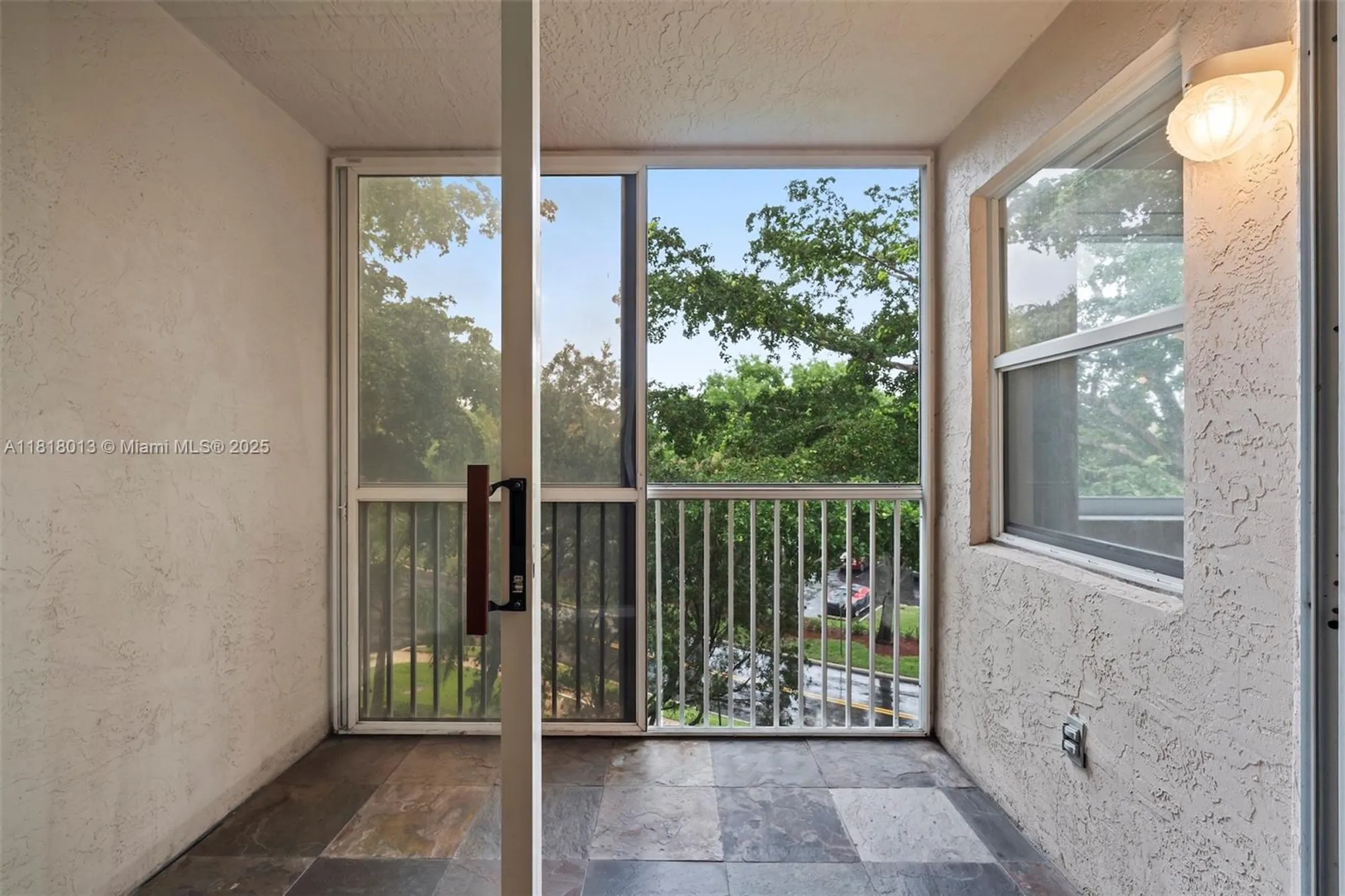 Property Slideshow image 13 of 39 | 9511 weldon cir g406, Tamarac, FL, 33321