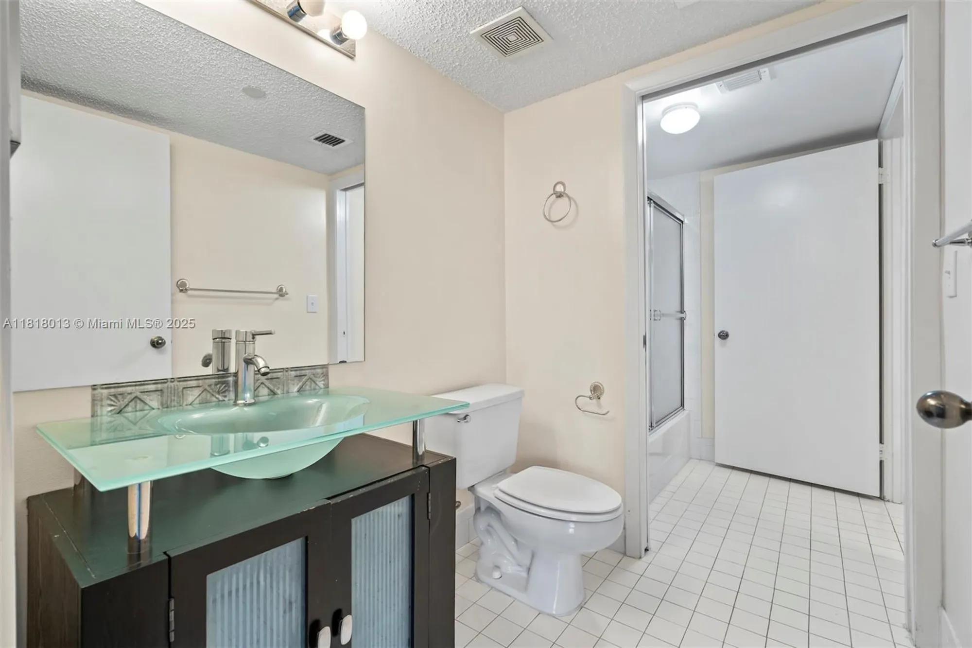 Property Slideshow image 24 of 39 | 9511 weldon cir g406, Tamarac, FL, 33321