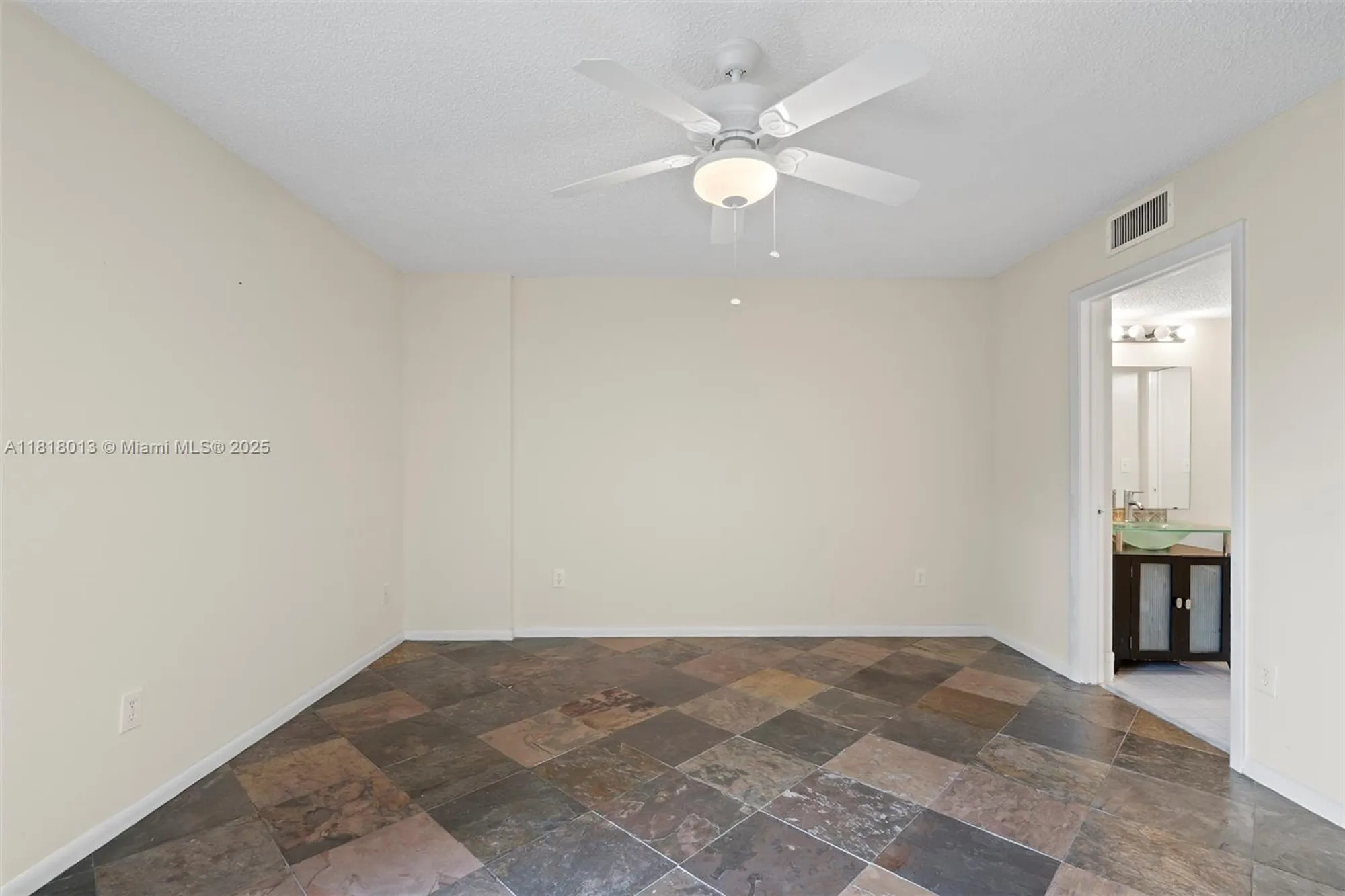 Property Slideshow image 20 of 39 | 9511 weldon cir g406, Tamarac, FL, 33321