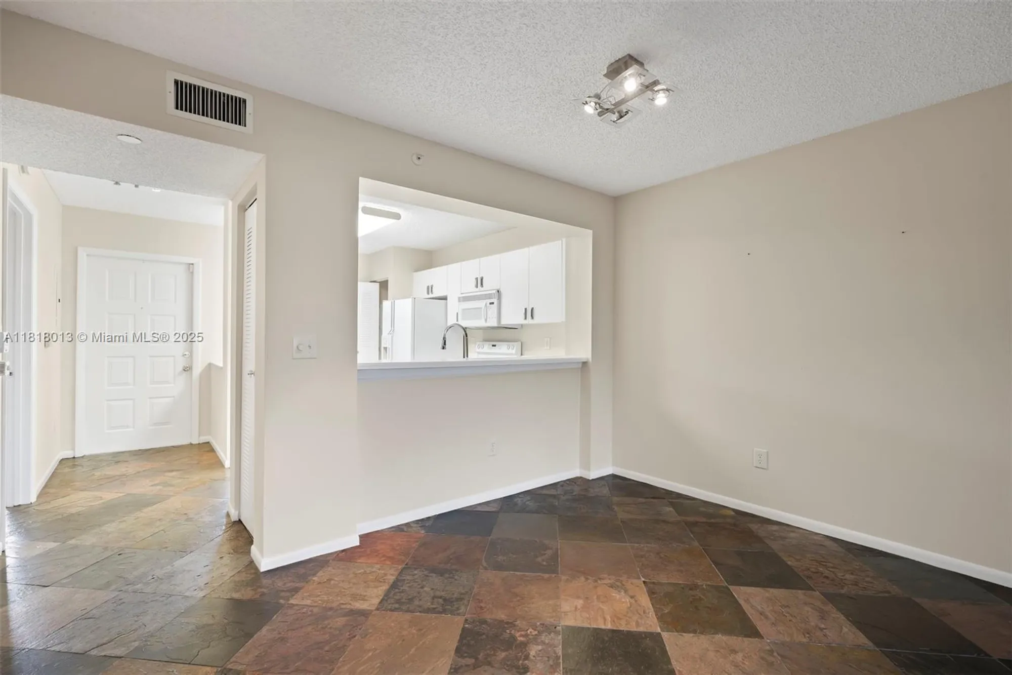 Property Slideshow image 8 of 39 | 9511 weldon cir g406, Tamarac, FL, 33321