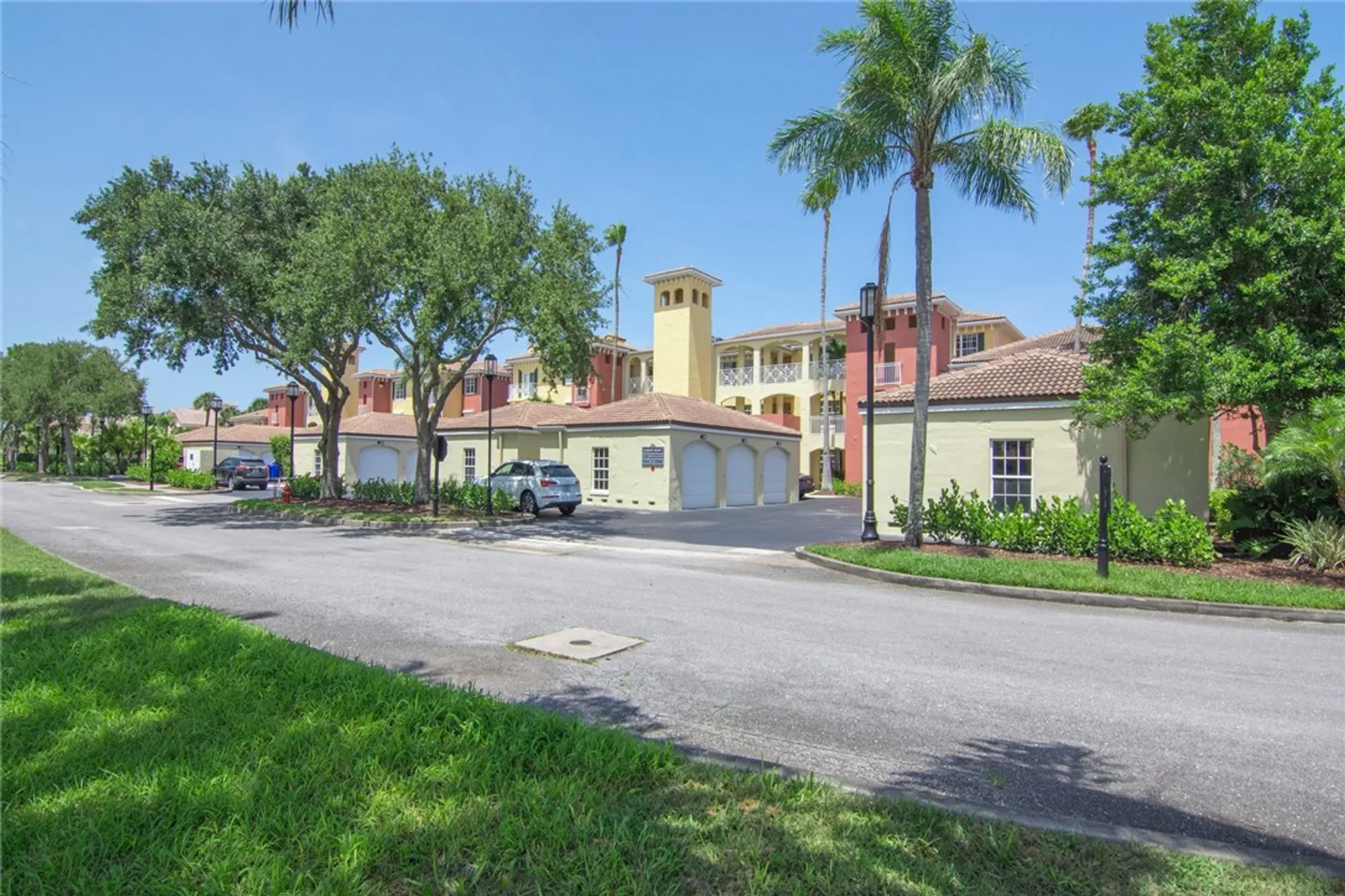 Property Slideshow image 4 of 36 | 5520 n harbor village dr apt 205, Vero Beach, FL, 32967