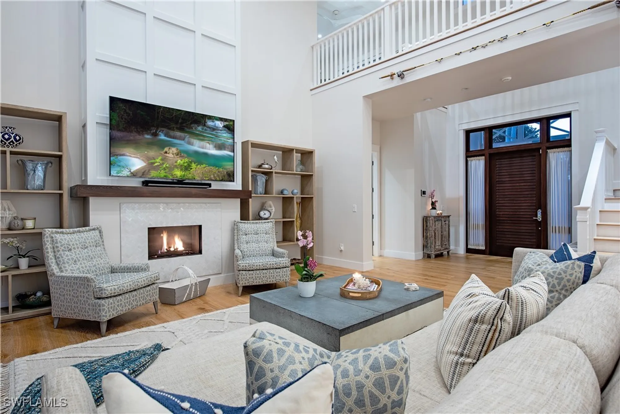 Property Slideshow image 14 of 45 | 670 mooring line dr, Naples, FL, 34102