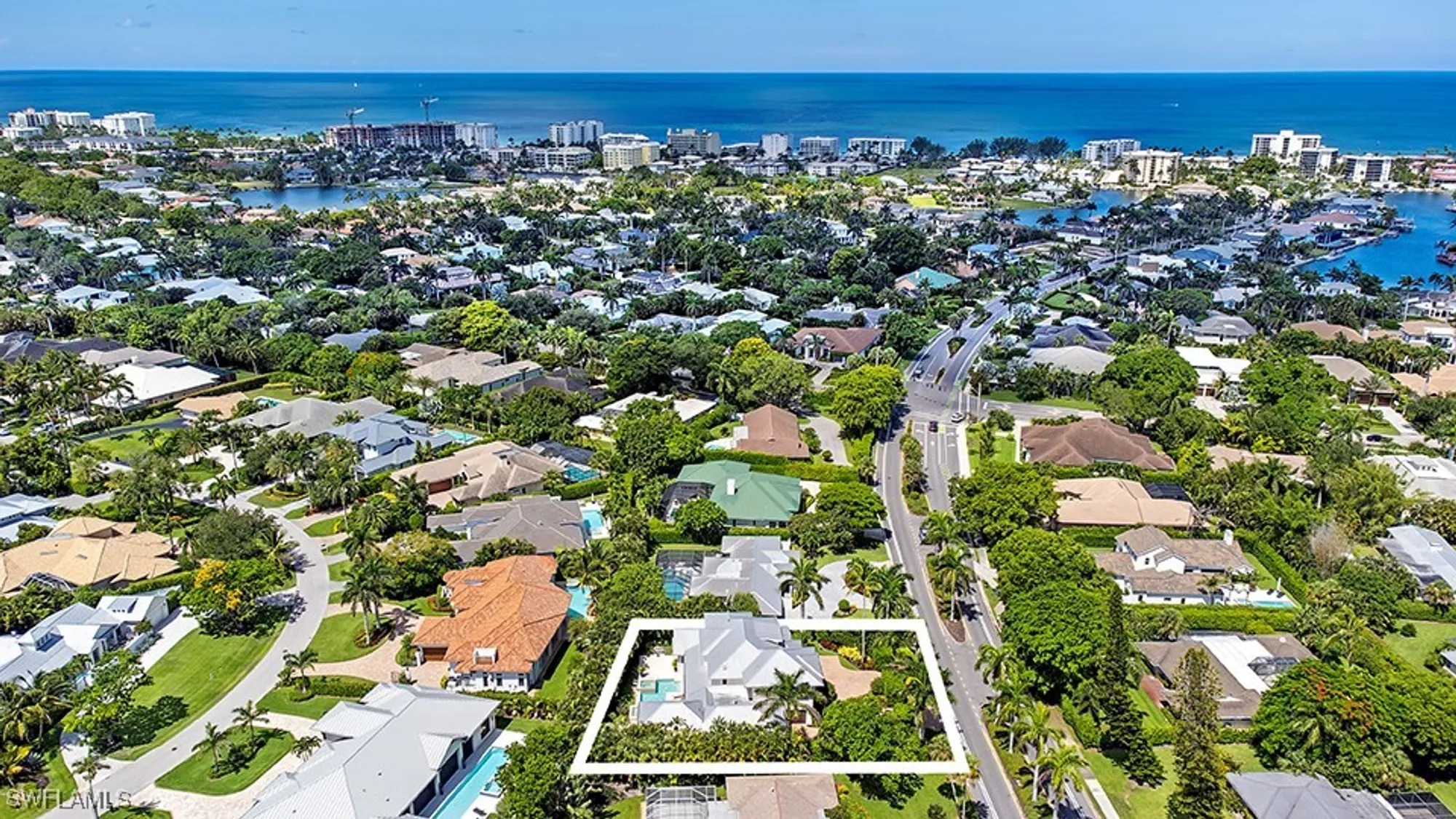 Property Slideshow image 11 of 45 | 670 mooring line dr, Naples, FL, 34102