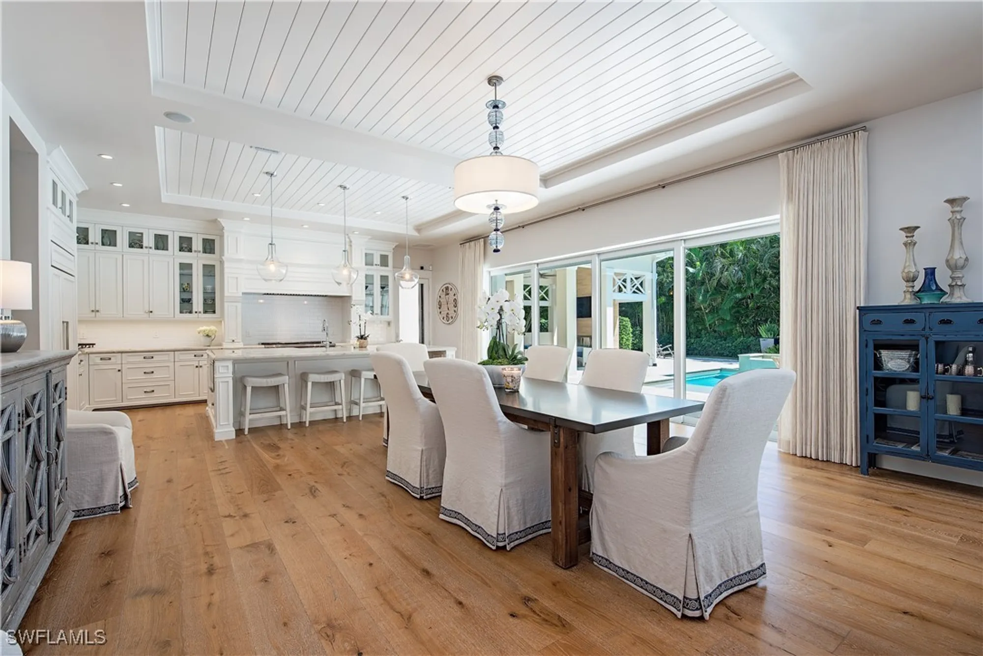 Property Slideshow image 13 of 45 | 670 mooring line dr, Naples, FL, 34102