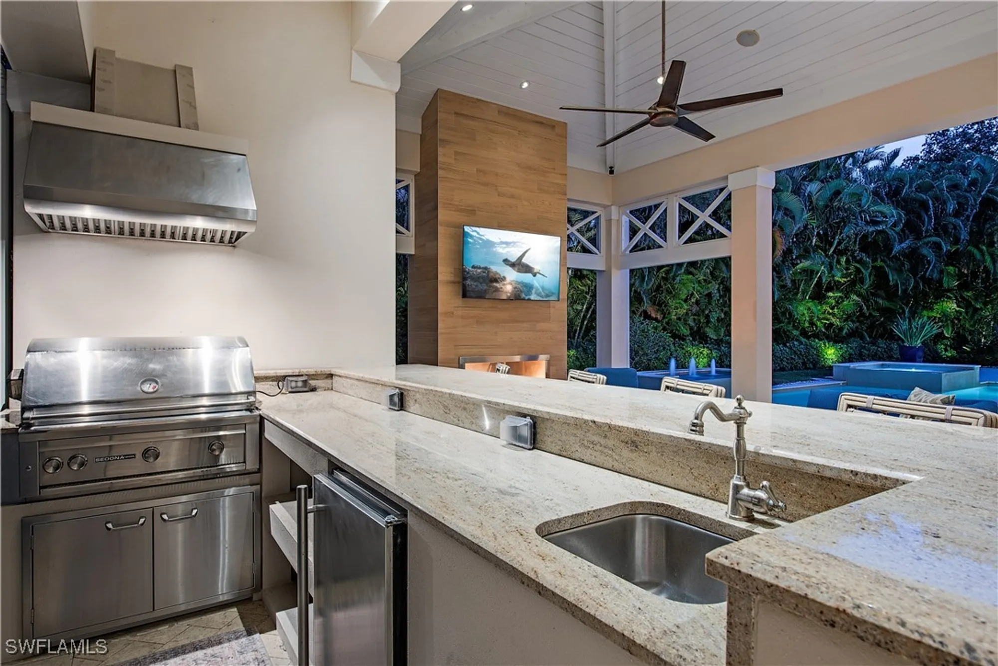 Property Slideshow image 26 of 45 | 670 mooring line dr, Naples, FL, 34102