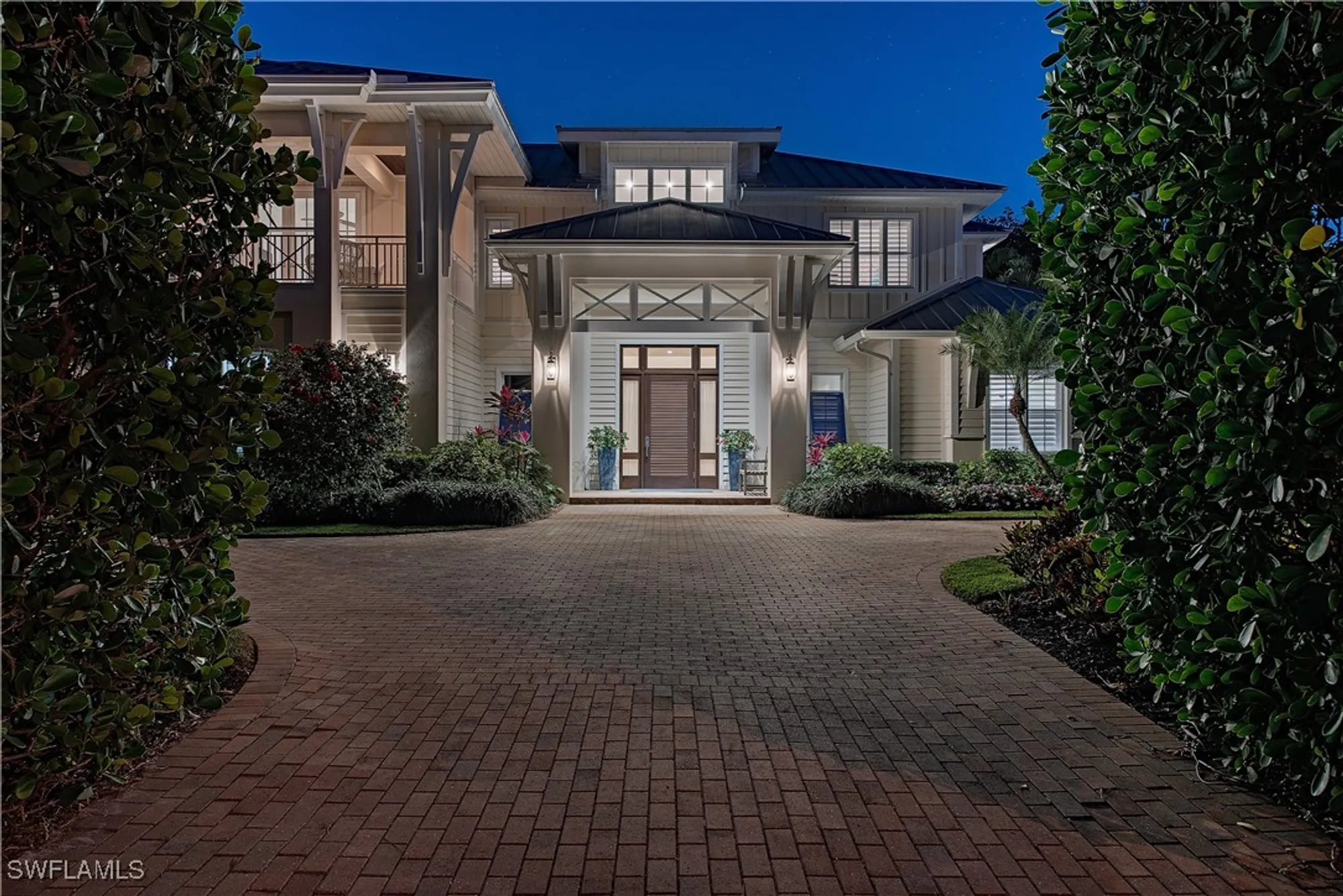 Property Slideshow image 9 of 45 | 670 mooring line dr, Naples, FL, 34102