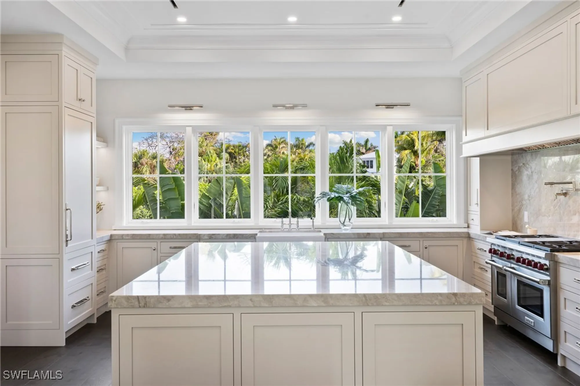 Property Slideshow image 11 of 48 | 330 hawser ln, Naples, FL, 34102