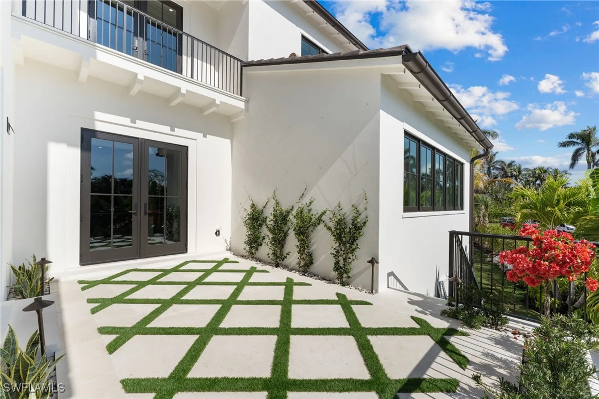 Property Slideshow image 26 of 48 | 330 hawser ln, Naples, FL, 34102
