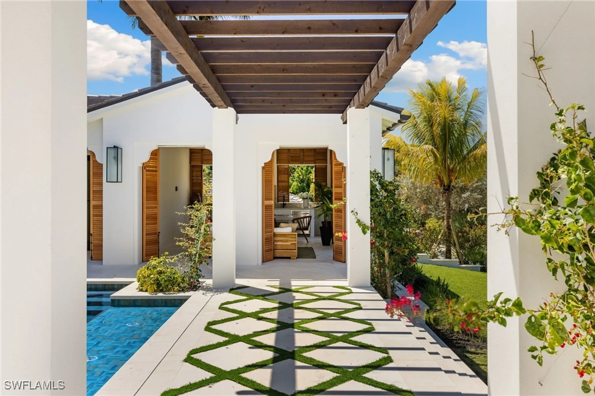 Property Slideshow image 29 of 48 | 330 hawser ln, Naples, FL, 34102