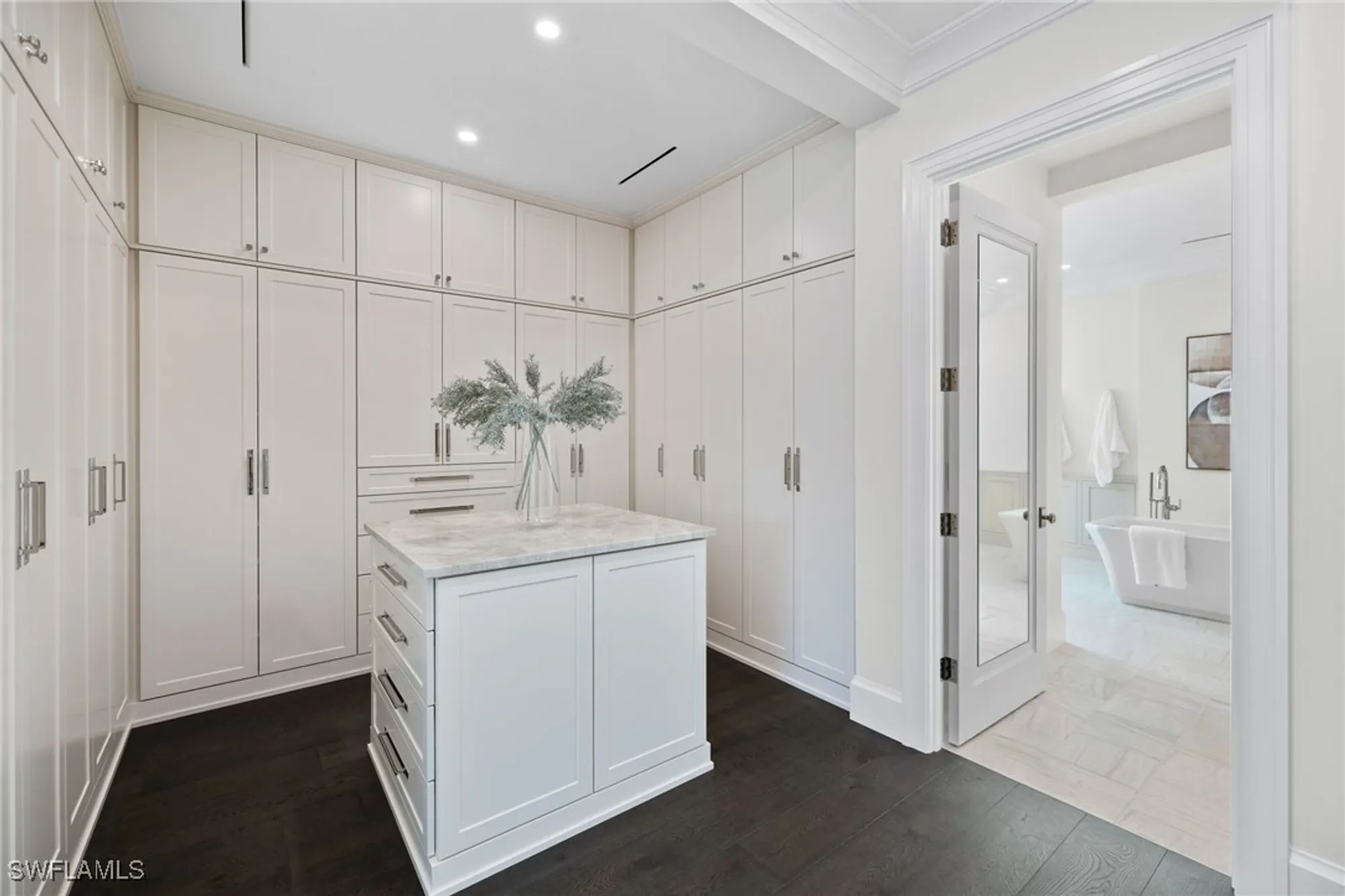 Property Slideshow image 20 of 48 | 330 hawser ln, Naples, FL, 34102