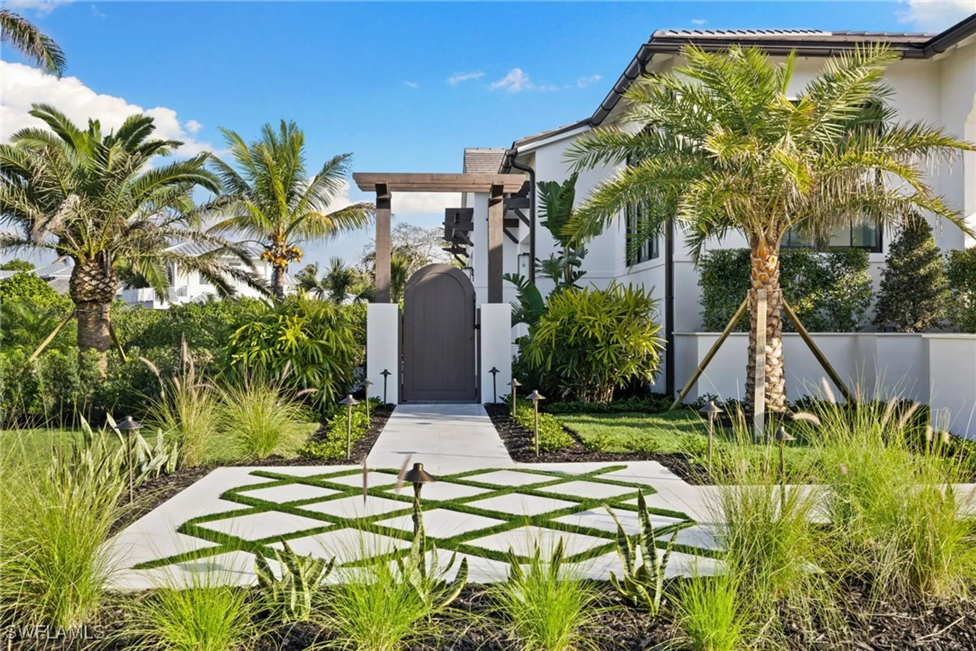 Property Slideshow image 36 of 48 | 330 hawser ln, Naples, FL, 34102
