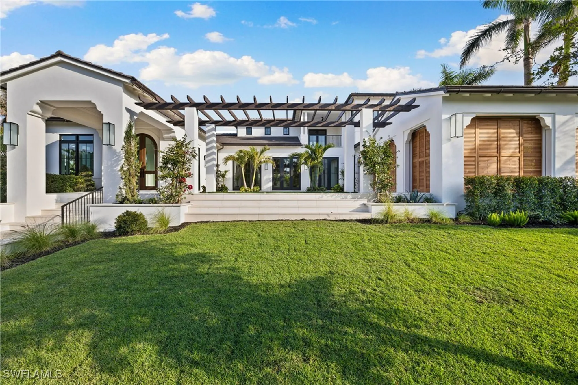Property Slideshow image 32 of 48 | 330 hawser ln, Naples, FL, 34102