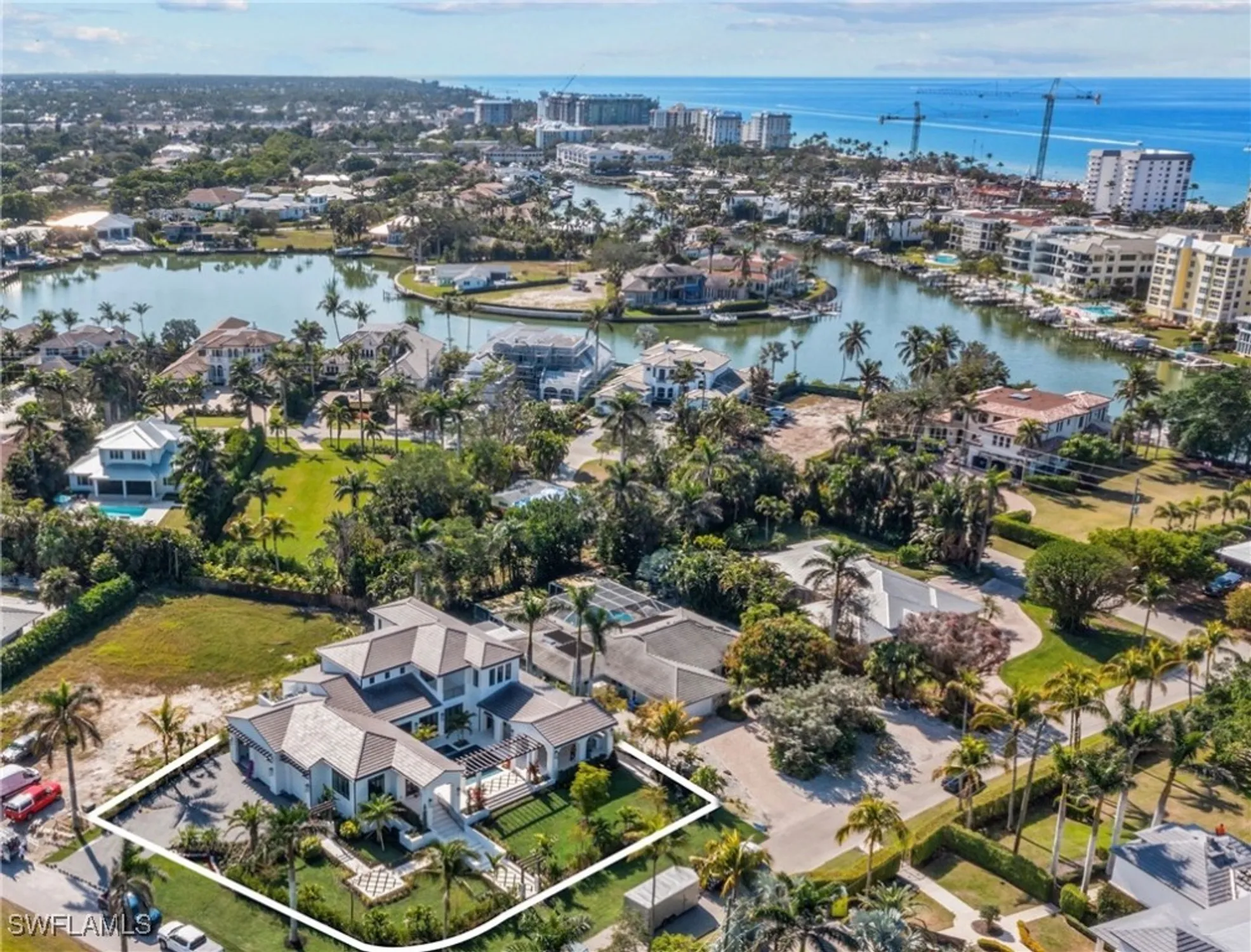 Property Slideshow image 43 of 48 | 330 hawser ln, Naples, FL, 34102