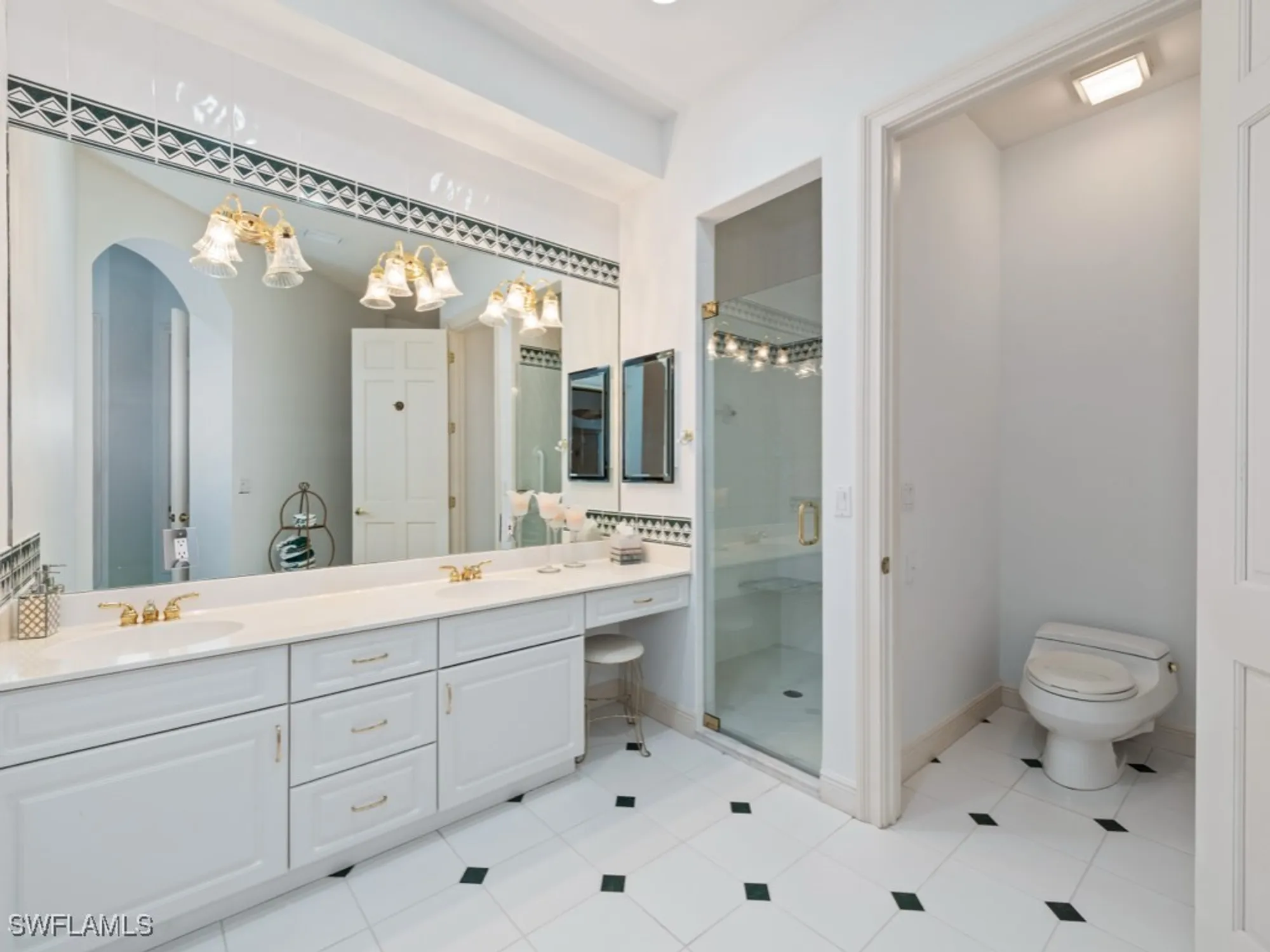 Property Slideshow image 13 of 28 | 600 via mezner 1502, Naples, FL, 34108