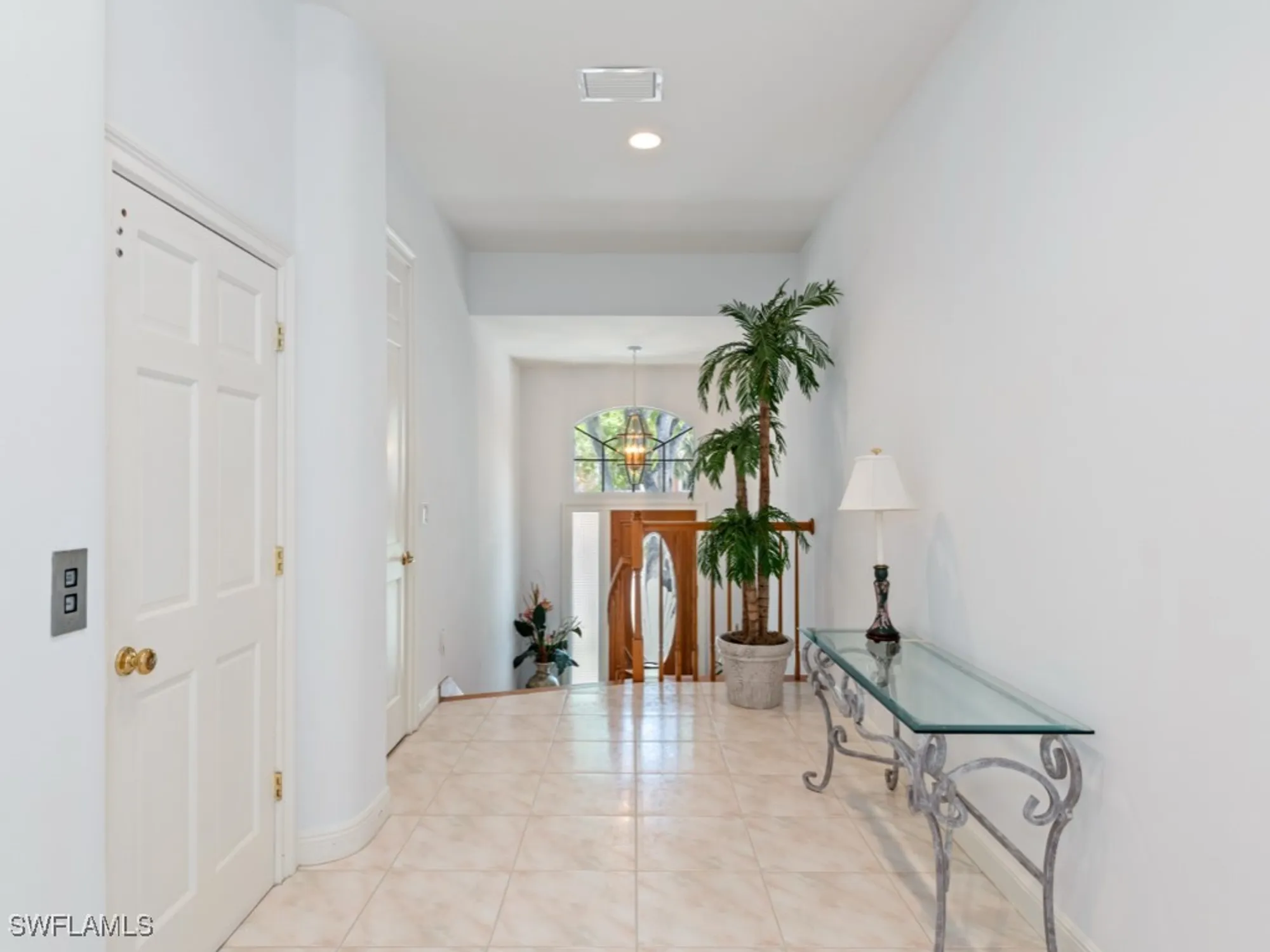 Property Slideshow image 2 of 28 | 600 via mezner 1502, Naples, FL, 34108