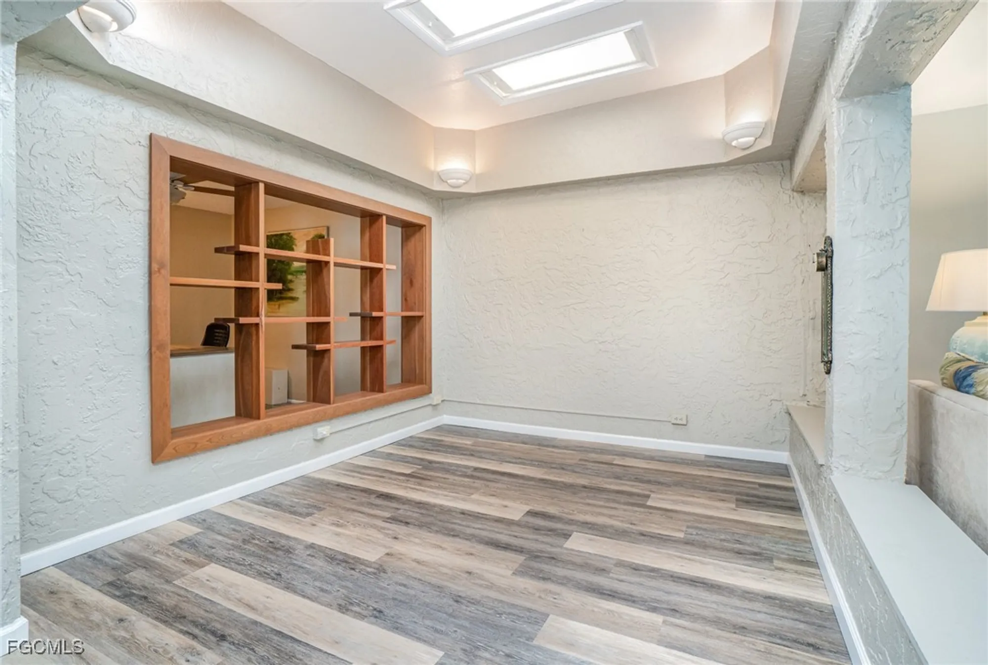 Property Slideshow image 25 of 42 | 1836 pine glade cir, Fort Myers, FL, 33907