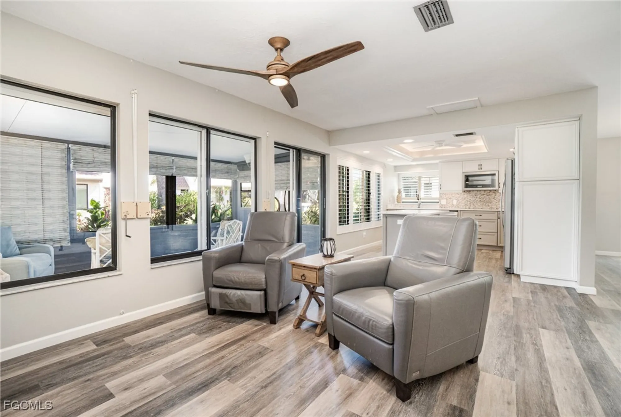 Property Slideshow image 6 of 42 | 1836 pine glade cir, Fort Myers, FL, 33907