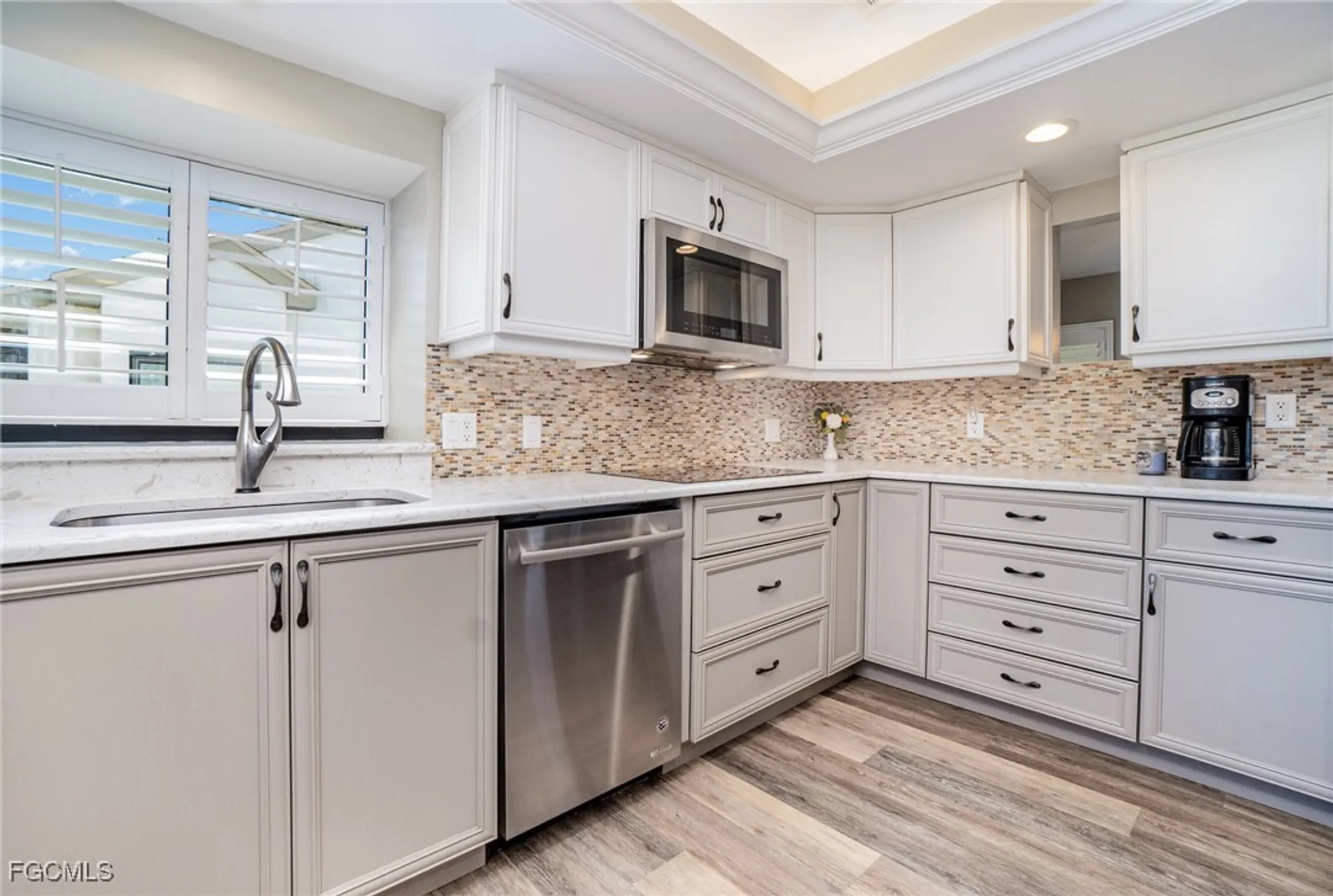 Property Slideshow image 8 of 42 | 1836 pine glade cir, Fort Myers, FL, 33907