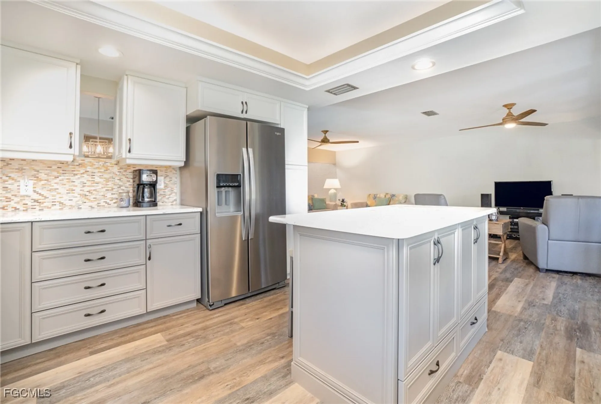 Property Slideshow image 9 of 42 | 1836 pine glade cir, Fort Myers, FL, 33907