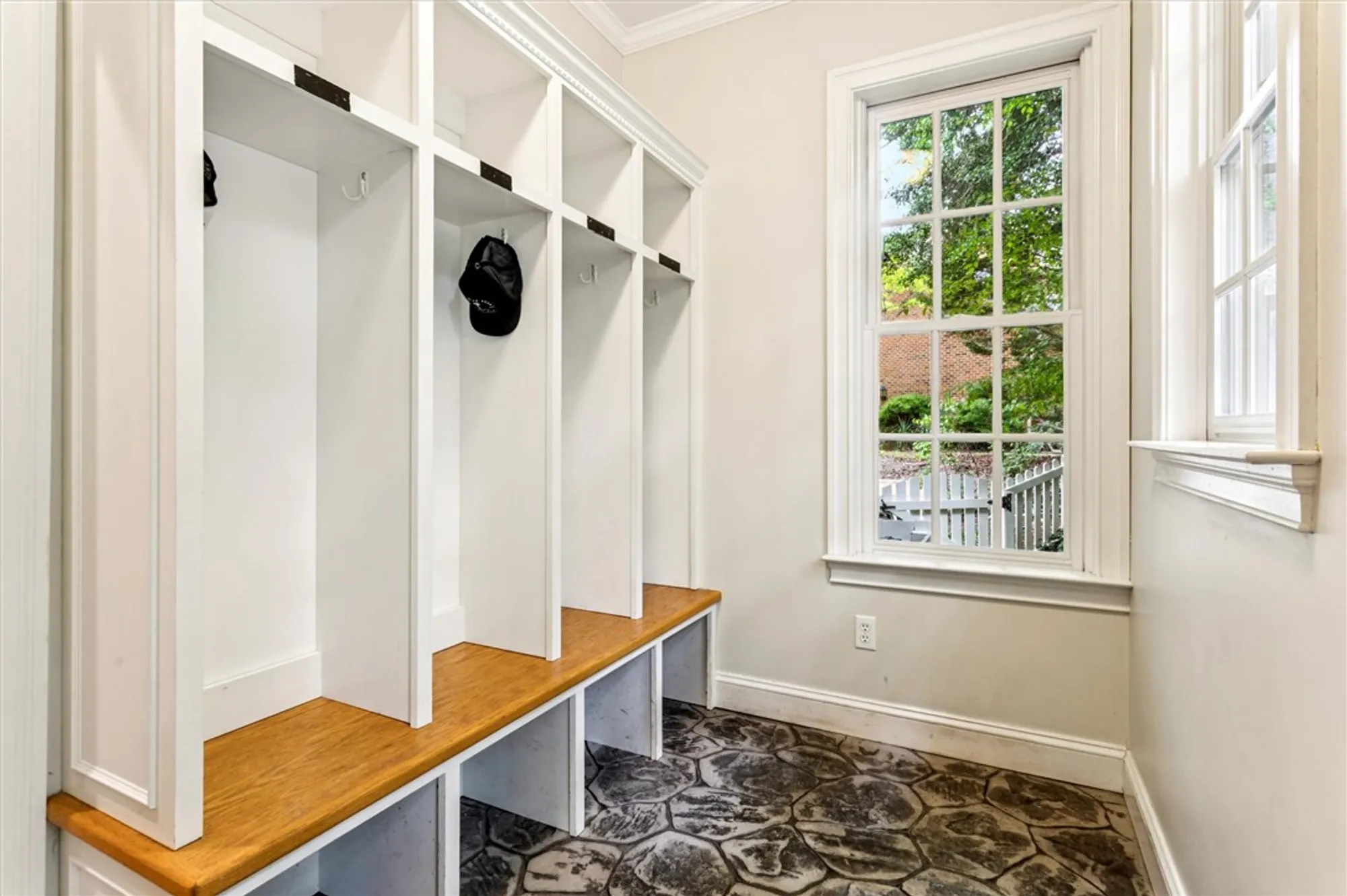 Property Slideshow image 25 of 50 | 107 gullane, Williamsburg, VA, 23188